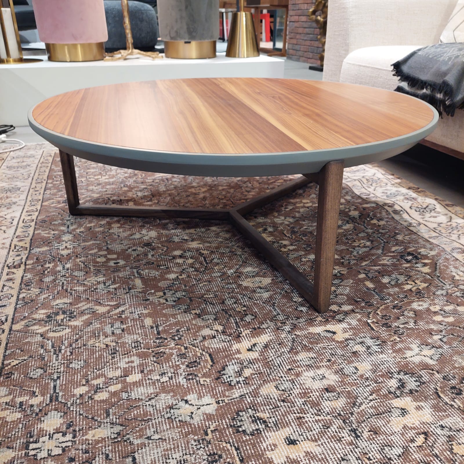 Display Item Otto Center Table Otto0001Nakheel -  USED ITEM | قطعة من المعرض - طاولة وسط أوتو - ebarza Furniture UAE | Shop Modern Furniture in Abu Dhabi & Dubai - مفروشات ايبازرا في الامارات | تسوق اثاث عصري وديكورات مميزة في دبي وابوظبي