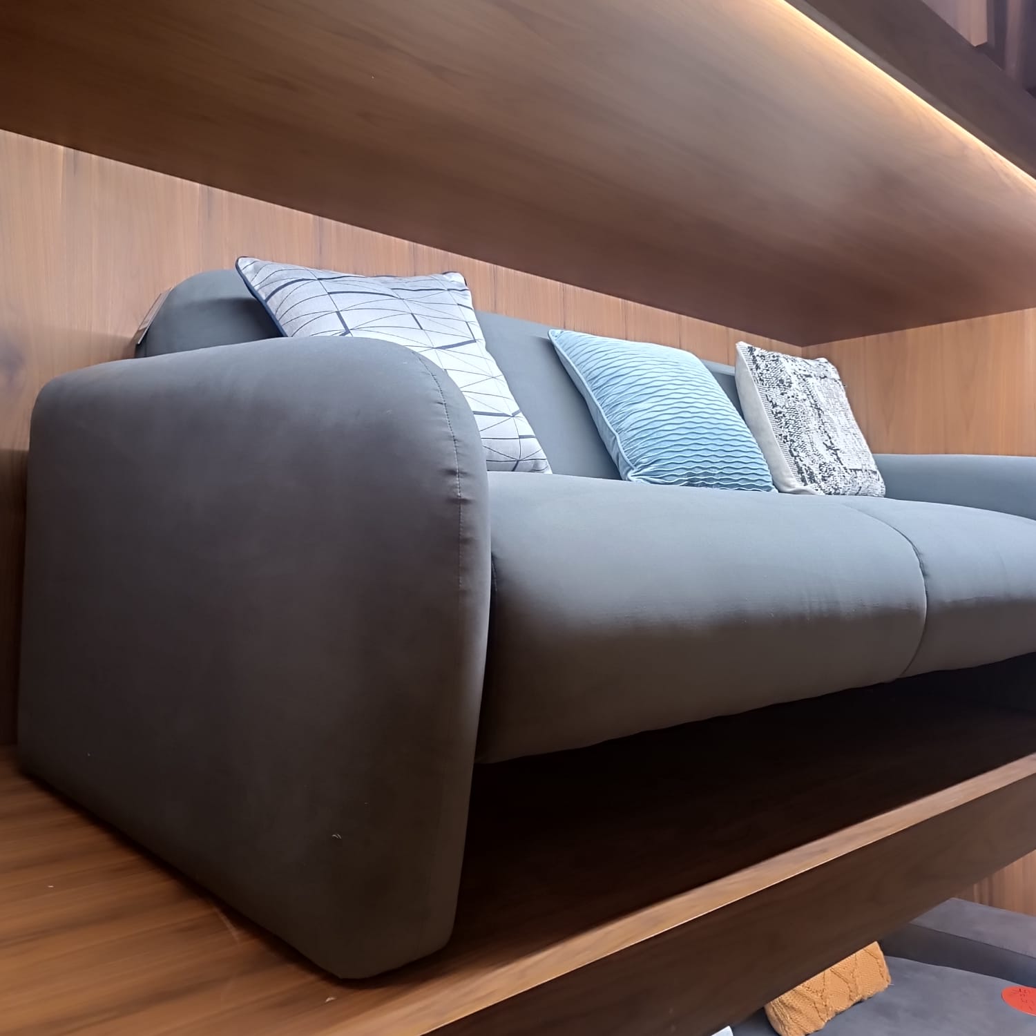 Display Item -  WD 3-Seater Modern Sofa - Gray 18078EYAS -  USED ITEM | قطعة من المعرض - صوفا مودرن 3 مقاعد دبليو دي - رمادي - ebarza Furniture UAE | Shop Modern Furniture in Abu Dhabi & Dubai - مفروشات ايبازرا في الامارات | تسوق اثاث عصري وديكورات مميزة في دبي وابوظبي