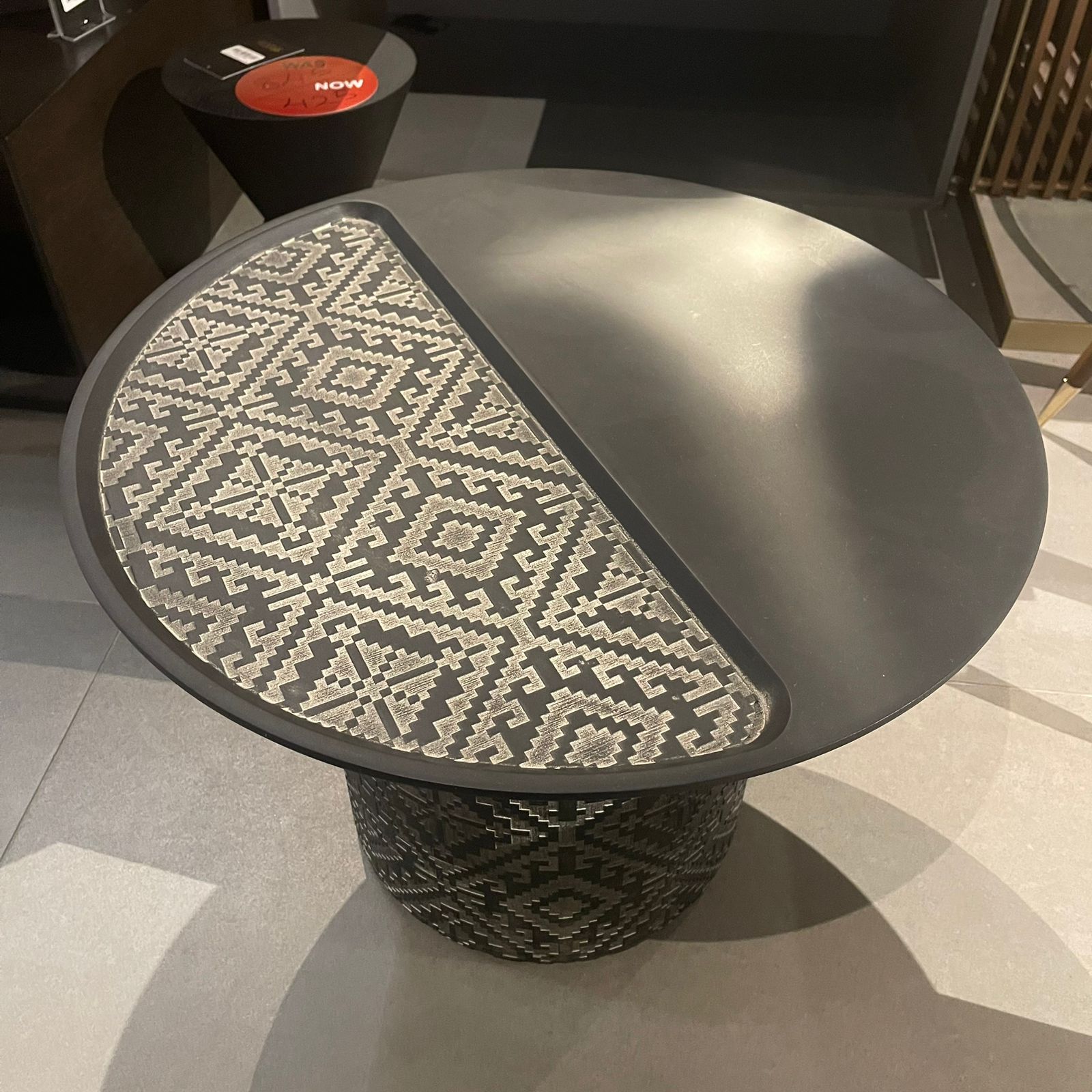 Display Item - Motif Side Table Motif-Side002-CYAS -  USED ITEM | قطعة من المعرض - طاولة جانبية من موتيف - ebarza Furniture UAE | Shop Modern Furniture in Abu Dhabi & Dubai - مفروشات ايبازرا في الامارات | تسوق اثاث عصري وديكورات مميزة في دبي وابوظبي