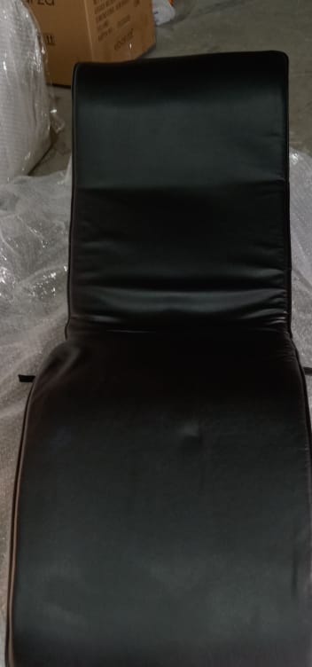 Display Item - Lounge Chair Bp8107-BNakheel -  USED ITEM | قطعة من المعرض - كرسي صالة - ebarza Furniture UAE | Shop Modern Furniture in Abu Dhabi & Dubai - مفروشات ايبازرا في الامارات | تسوق اثاث عصري وديكورات مميزة في دبي وابوظبي