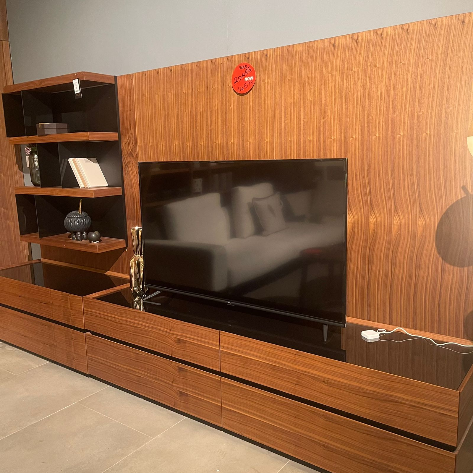 Display Item - Icona Tv Unit Icona-Tv-YAS -  DISPLAY ITEM - ebarza Furniture UAE | Shop Modern Furniture in Abu Dhabi & Dubai - مفروشات ايبازرا في الامارات | تسوق اثاث عصري وديكورات مميزة في دبي وابوظبي