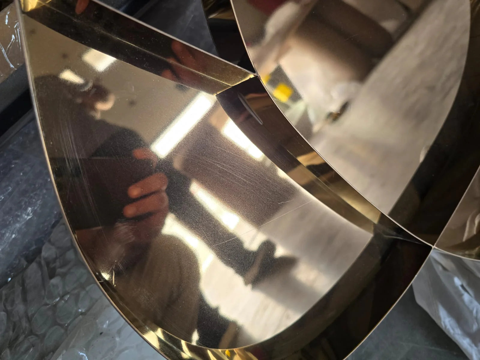 AS IS - Space Gate Handcrafted Stainless Steel Artwork Bg2020044-RG -  DISPLAY ITEM - ebarza Furniture UAE | Shop Modern Furniture in Abu Dhabi & Dubai - مفروشات ايبازرا في الامارات | تسوق اثاث عصري وديكورات مميزة في دبي وابوظبي