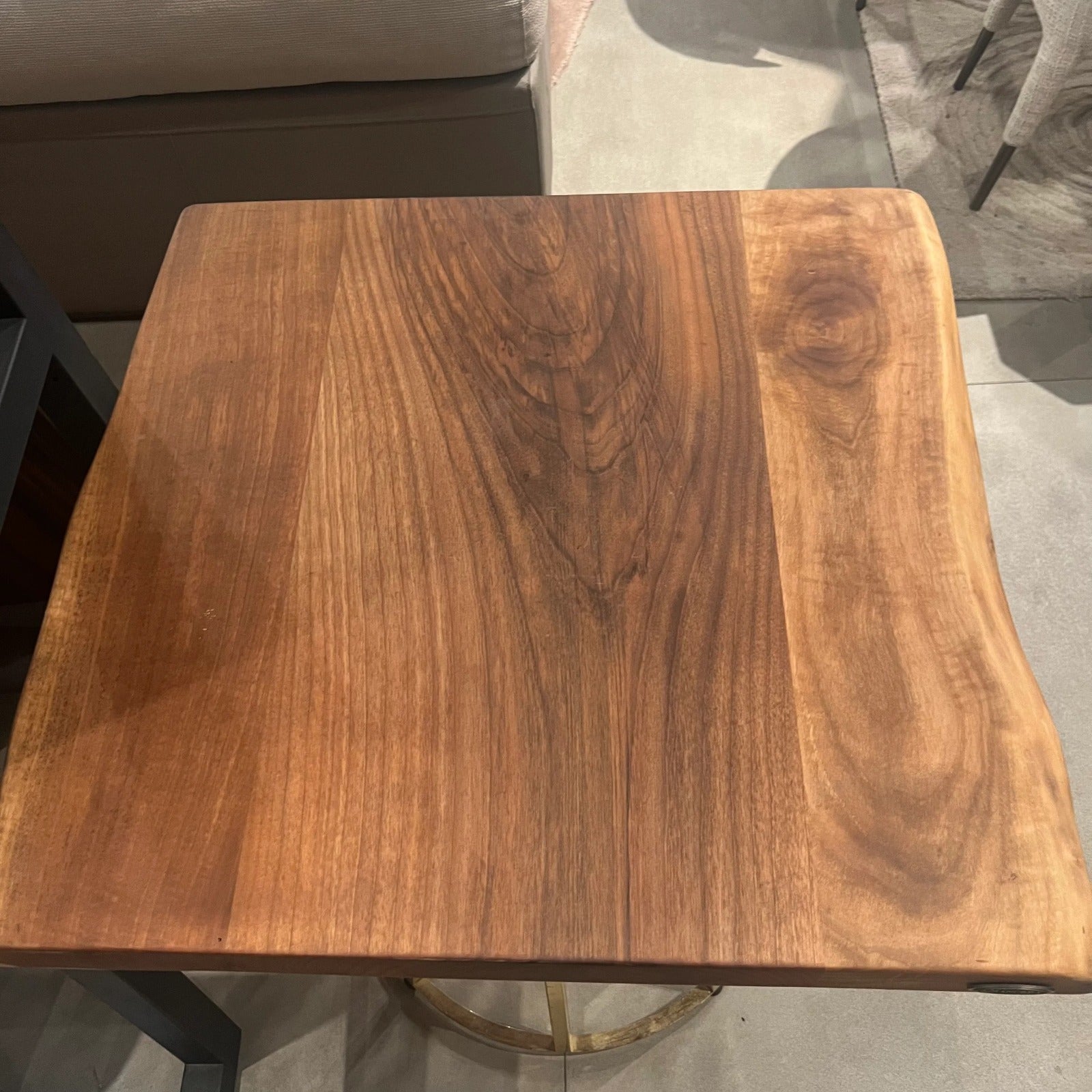 AS IS - 70X70 Cm Live Edge Dining Table Top Sanc70X70-Nakheel -  DISPLAY ITEM - ebarza Furniture UAE | Shop Modern Furniture in Abu Dhabi & Dubai - مفروشات ايبازرا في الامارات | تسوق اثاث عصري وديكورات مميزة في دبي وابوظبي