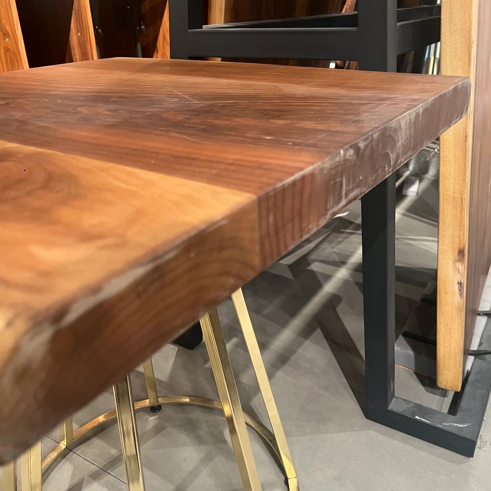 AS IS - 70X70 Cm Live Edge Dining Table Top Sanc70X70-Nakheel -  DISPLAY ITEM - ebarza Furniture UAE | Shop Modern Furniture in Abu Dhabi & Dubai - مفروشات ايبازرا في الامارات | تسوق اثاث عصري وديكورات مميزة في دبي وابوظبي