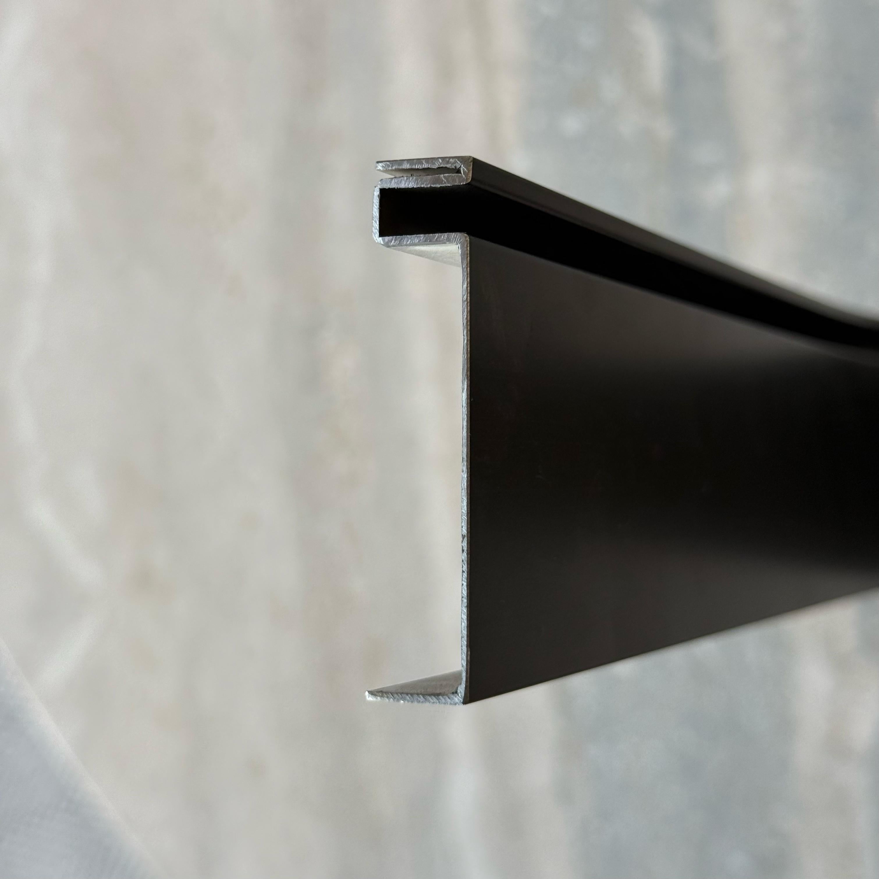 R200 (6cm) Internal Corner Skirting Accessories - Black - PR0021 -  wall-panels-profiles - ebarza Furniture UAE | Shop Modern Furniture in Abu Dhabi & Dubai - مفروشات ايبازرا في الامارات | تسوق اثاث عصري وديكورات مميزة في دبي وابوظبي