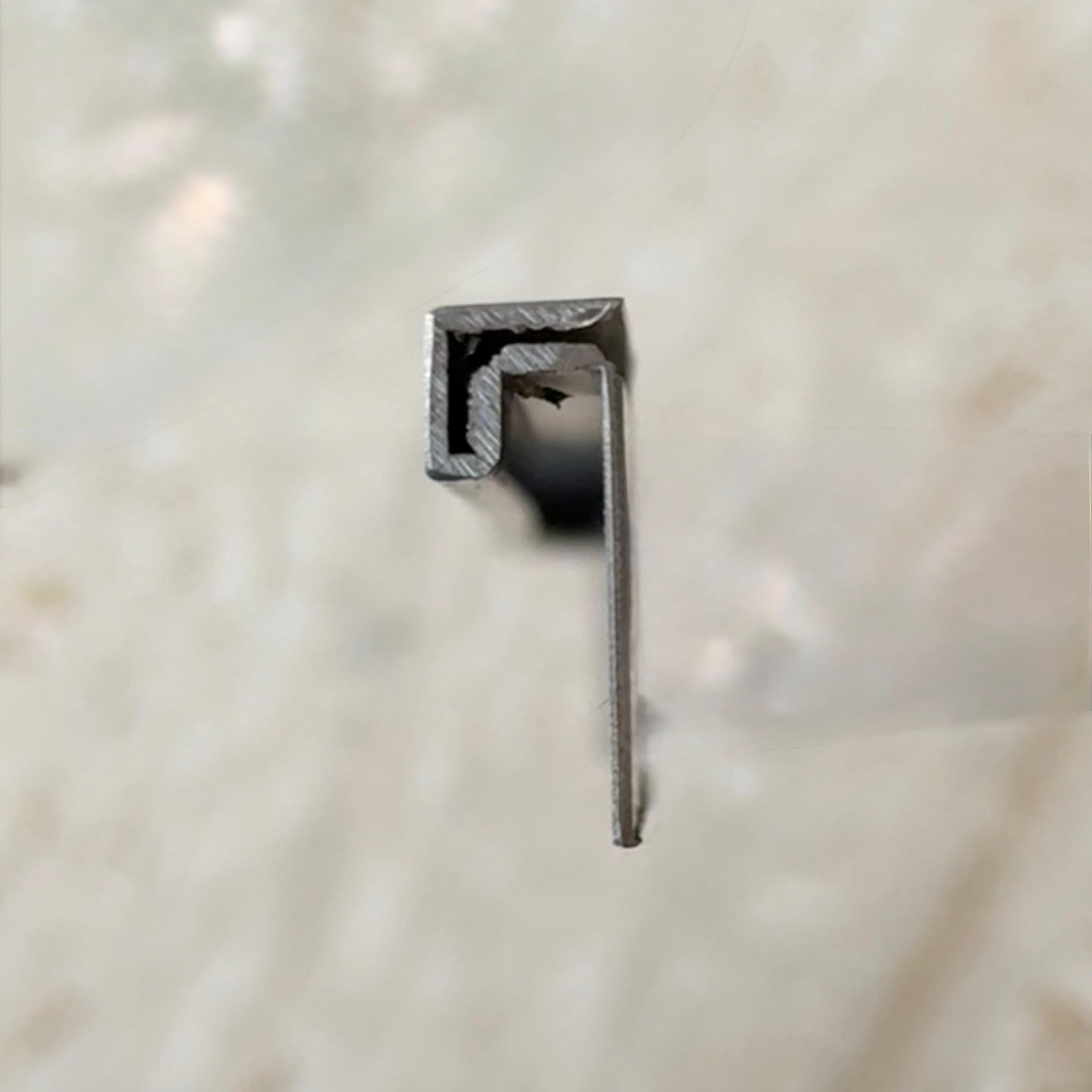 R200 (2.5cm) External Corner Accessories - Black - PR0037 -  wall-panels-profiles - ebarza Furniture UAE | Shop Modern Furniture in Abu Dhabi & Dubai - مفروشات ايبازرا في الامارات | تسوق اثاث عصري وديكورات مميزة في دبي وابوظبي