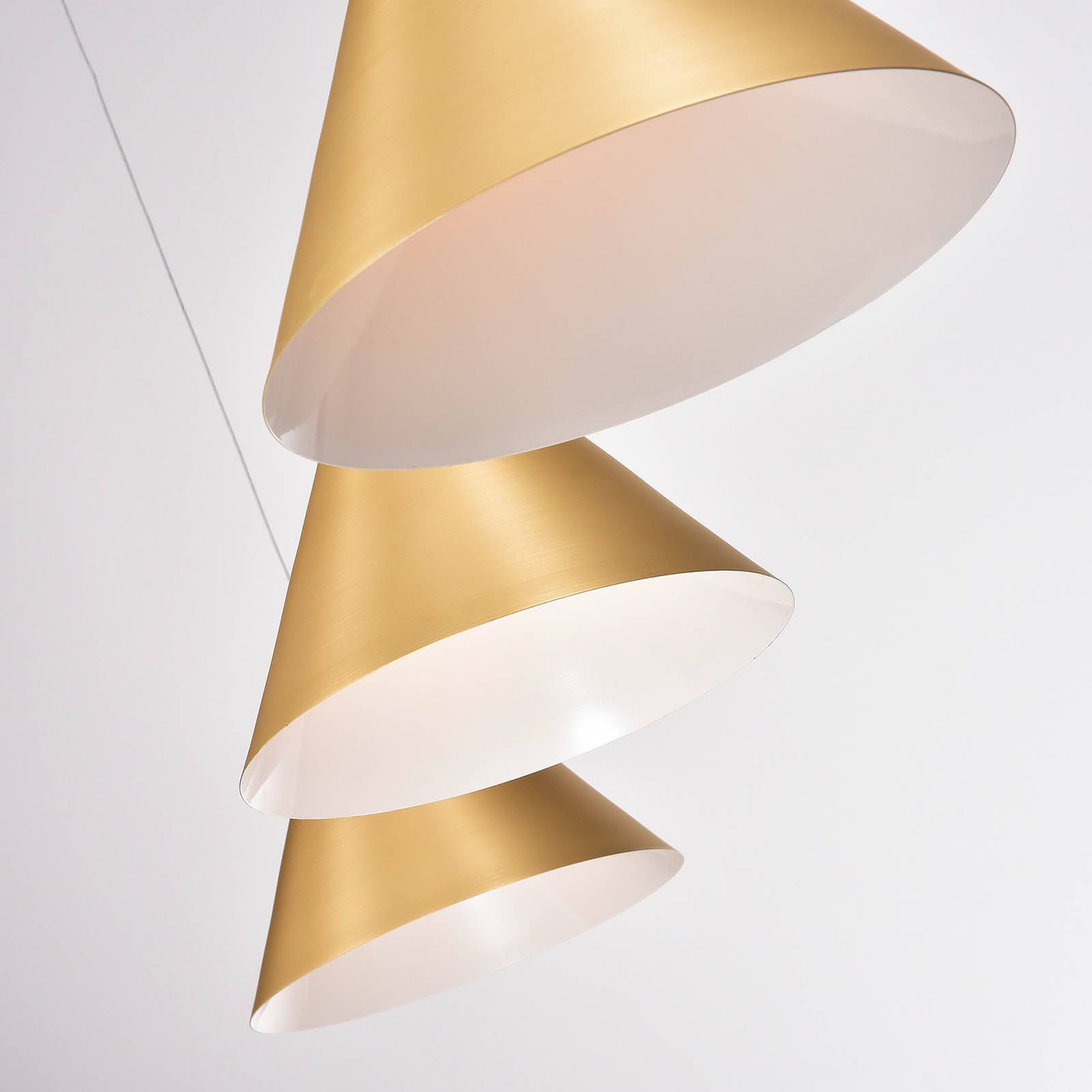 Andria 3 Heads Pendant Lamp  CL1165PE -  Pendant Lamps - ebarza Furniture UAE | Shop Modern Furniture in Abu Dhabi & Dubai - مفروشات ايبازرا في الامارات | تسوق اثاث عصري وديكورات مميزة في دبي وابوظبي