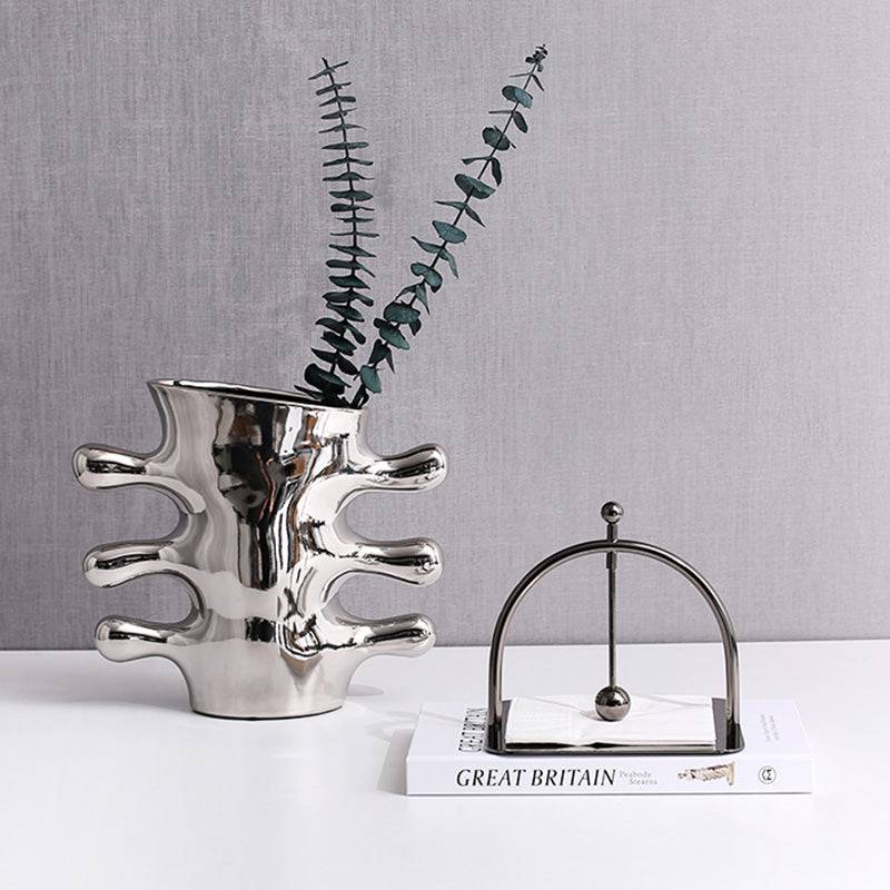 Arched Paper Holder - Black Fc-W2123A -  Home Decor Figurines | حامل ورق مقوس - أسود - ebarza Furniture UAE | Shop Modern Furniture in Abu Dhabi & Dubai - مفروشات ايبازرا في الامارات | تسوق اثاث عصري وديكورات مميزة في دبي وابوظبي