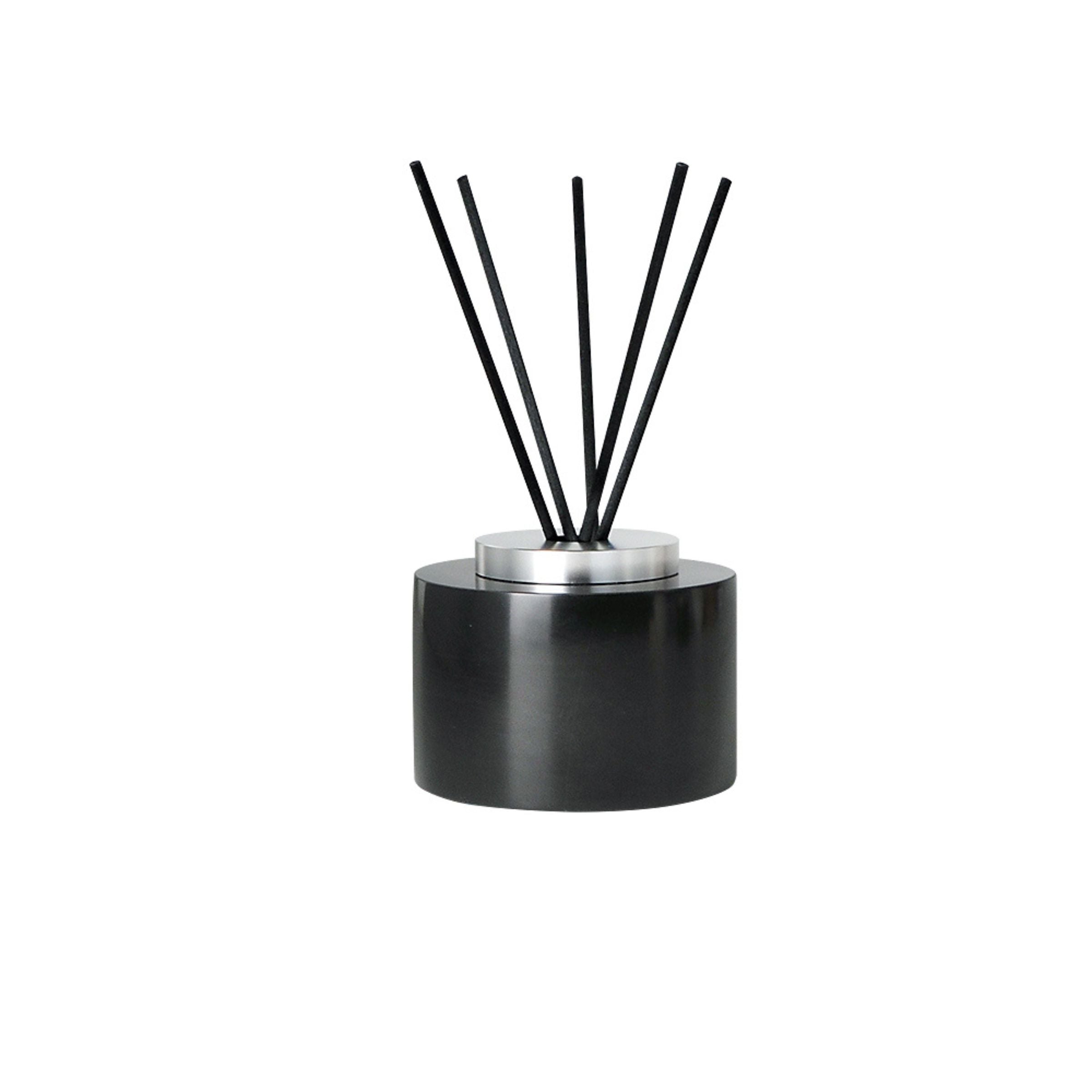 Black And White Marble Circular Fragrance Bottle (Silver Accessory) KXP890B -  Stick Diffusers - ebarza Furniture UAE | Shop Modern Furniture in Abu Dhabi & Dubai - مفروشات ايبازرا في الامارات | تسوق اثاث عصري وديكورات مميزة في دبي وابوظبي
