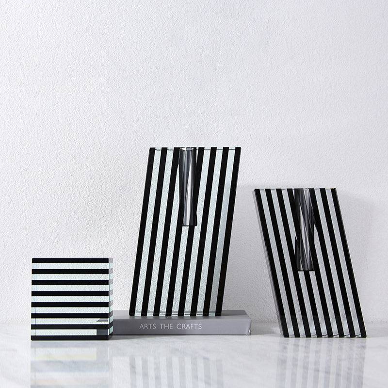 Black & Clear Striped Crystal Decor  Fb-Sj2105 -  Home Decor Figurines | ديكور كريستال مخطط باللونين الأسود والشفاف - ebarza Furniture UAE | Shop Modern Furniture in Abu Dhabi & Dubai - مفروشات ايبازرا في الامارات | تسوق اثاث عصري وديكورات مميزة في دبي وابوظبي