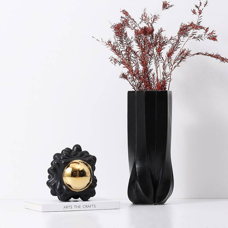 Black Corṛugated Ball -B Fa-D21070B -  Home Decor Figurines | ديكور كرة بيضاء مموجة - ebarza Furniture UAE | Shop Modern Furniture in Abu Dhabi & Dubai - مفروشات ايبازرا في الامارات | تسوق اثاث عصري وديكورات مميزة في دبي وابوظبي