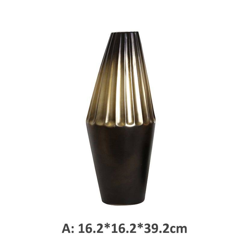 Black Gold Bottle-A Fa-D1943A -  Vases | مزهريه باللون الاسود و الذهبي - ebarza Furniture UAE | Shop Modern Furniture in Abu Dhabi & Dubai - مفروشات ايبازرا في الامارات | تسوق اثاث عصري وديكورات مميزة في دبي وابوظبي