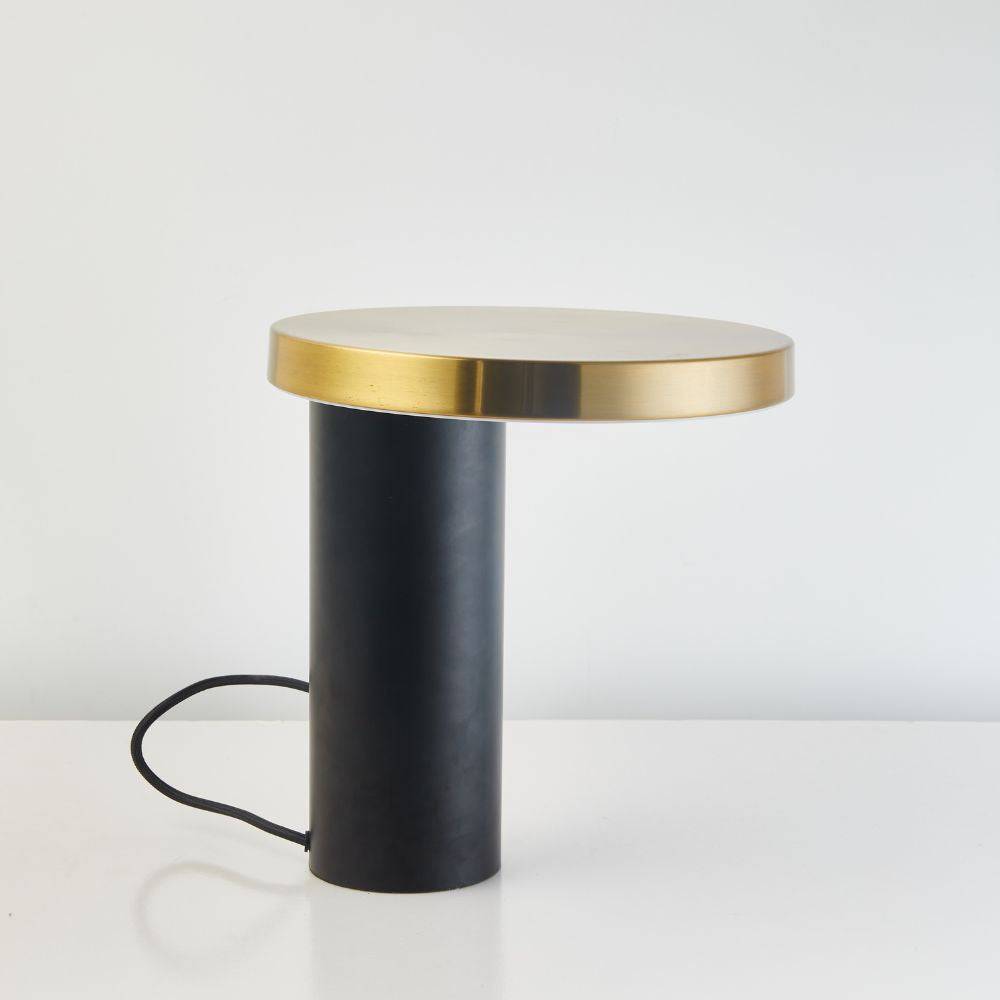 Black Table Lamp Cy-Ltd-1014 -  Desk\table Lamps | مصباح طاولة أسود - ebarza Furniture UAE | Shop Modern Furniture in Abu Dhabi & Dubai - مفروشات ايبازرا في الامارات | تسوق اثاث عصري وديكورات مميزة في دبي وابوظبي