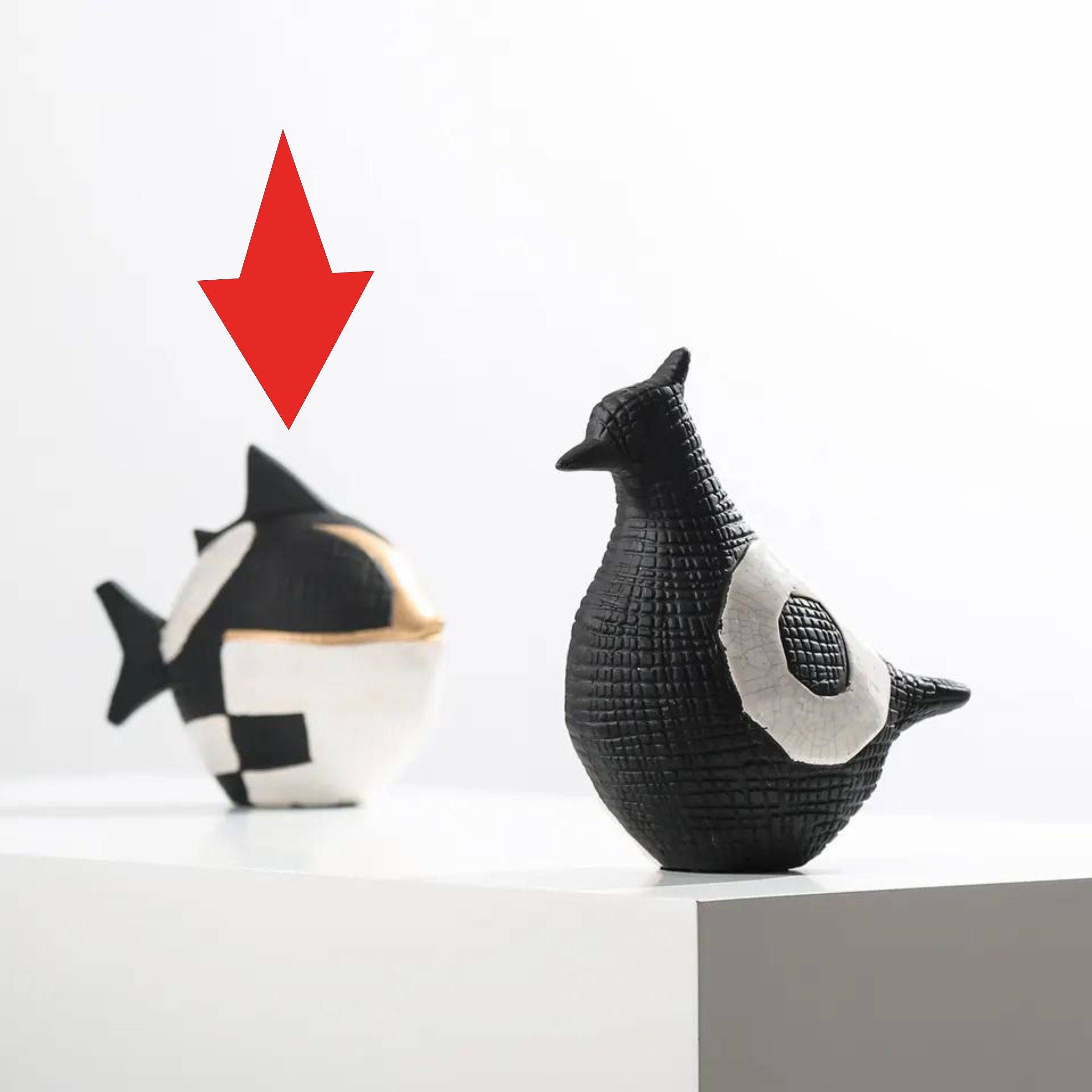 Black, White & Gold Ceramic Puffer Fish Fa-D22025 -  Home Decor Figurines | السمكة البخاخ السيراميك الأسود والأبيض والذهبي - ebarza Furniture UAE | Shop Modern Furniture in Abu Dhabi & Dubai - مفروشات ايبازرا في الامارات | تسوق اثاث عصري وديكورات مميزة في دبي وابوظبي