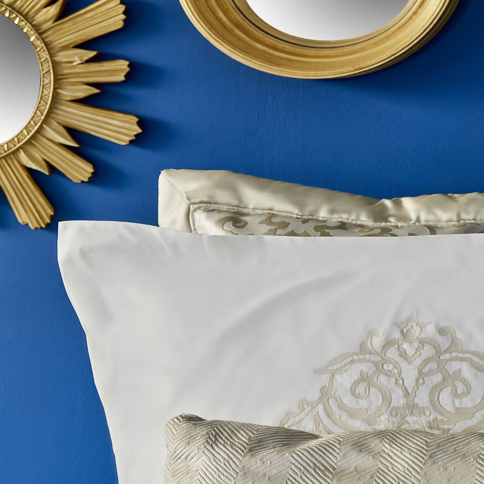 Camilla Gold King  Set  200.54.15.0043 -  Bedding - ebarza Furniture UAE | Shop Modern Furniture in Abu Dhabi & Dubai - مفروشات ايبازرا في الامارات | تسوق اثاث عصري وديكورات مميزة في دبي وابوظبي