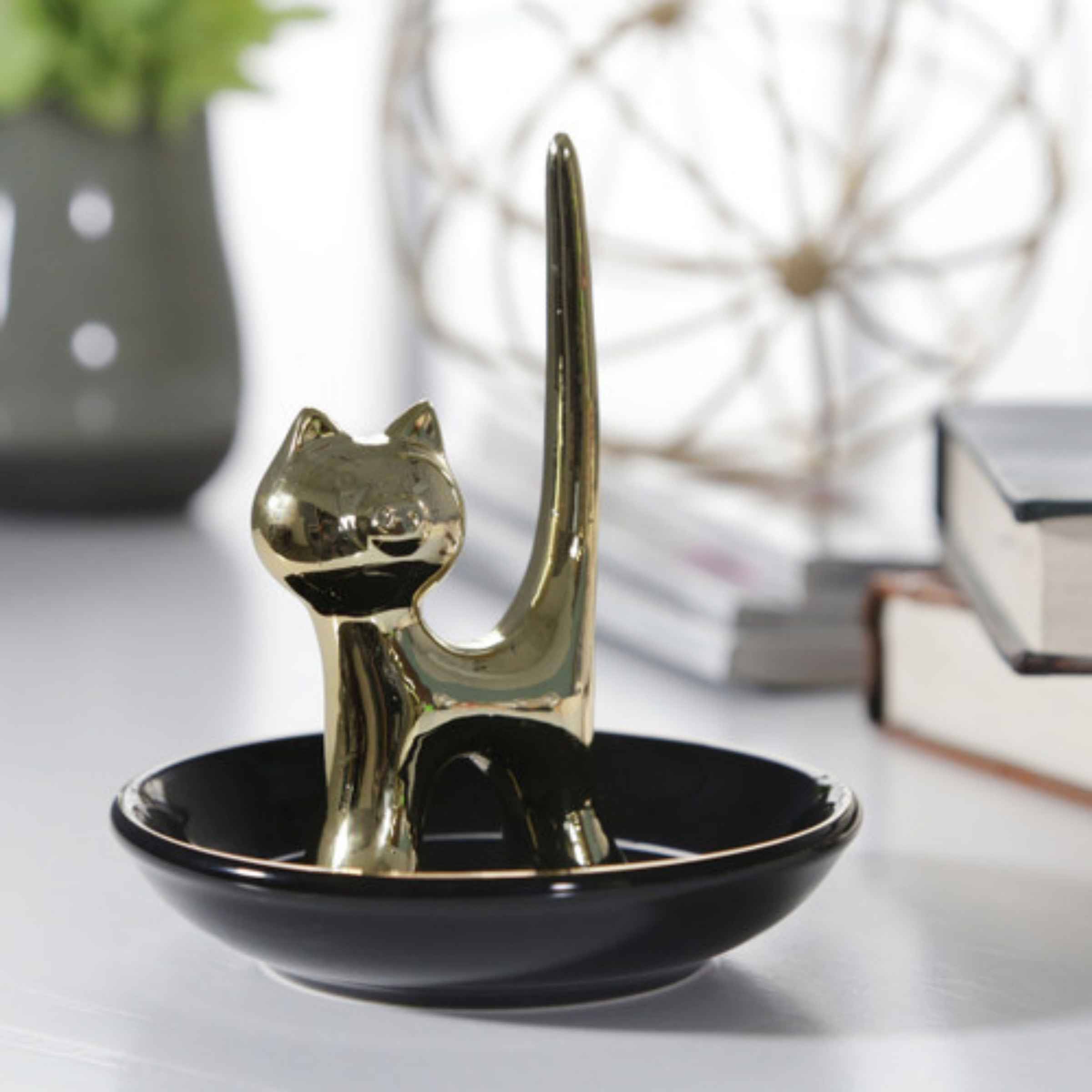 Cat Trinket Ceramic Tray 10 Cm - Black 12747-18 -  Home Decor Figurines | صينية سيراميك حلية للقطط 10 سم - اسود - ebarza Furniture UAE | Shop Modern Furniture in Abu Dhabi & Dubai - مفروشات ايبازرا في الامارات | تسوق اثاث عصري وديكورات مميزة في دبي وابوظبي