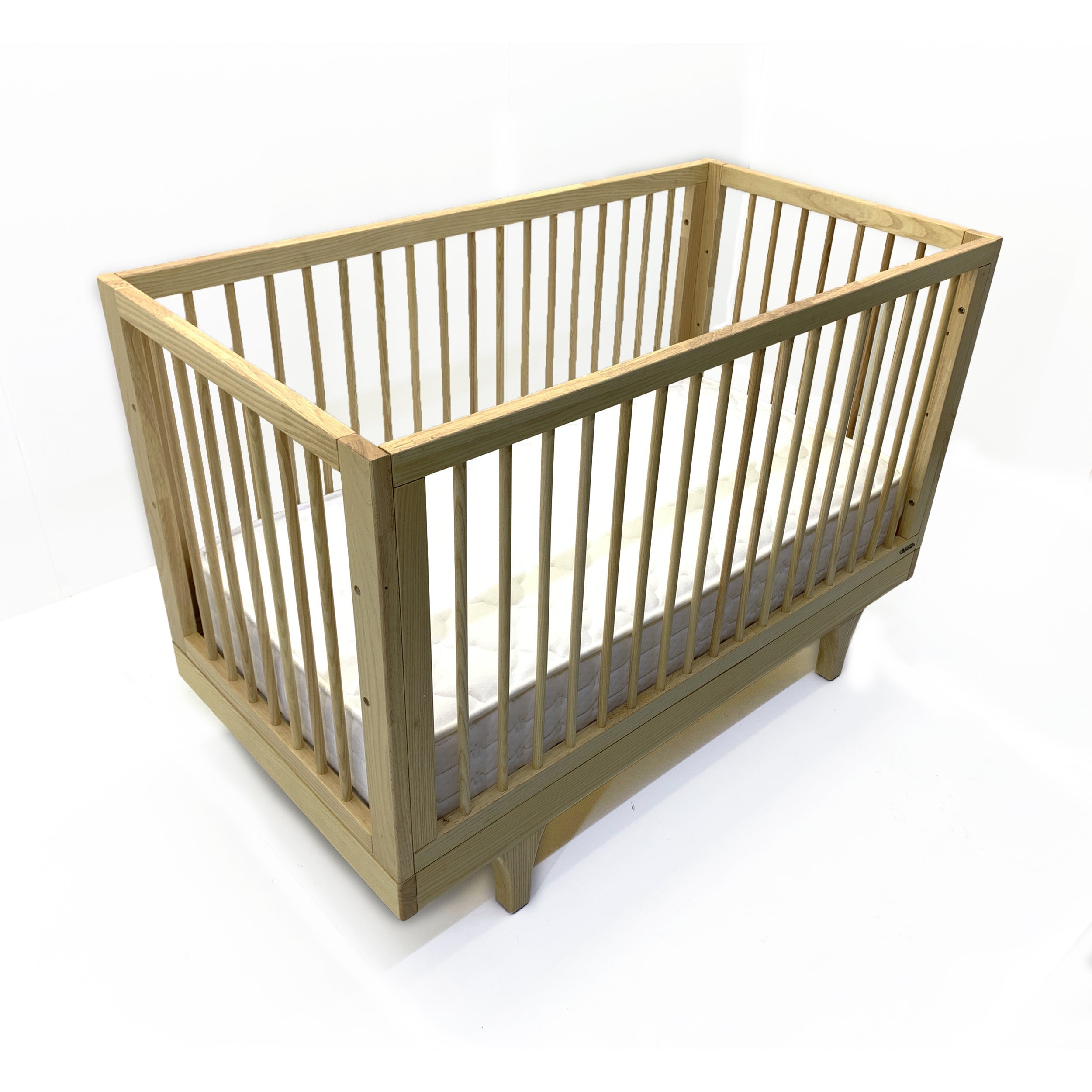 Display Item - Baby Crib Et-Y005-NYAS -  USED ITEM | قطعة من المعرض - سرير الطفل - ebarza Furniture UAE | Shop Modern Furniture in Abu Dhabi & Dubai - مفروشات ايبازرا في الامارات | تسوق اثاث عصري وديكورات مميزة في دبي وابوظبي