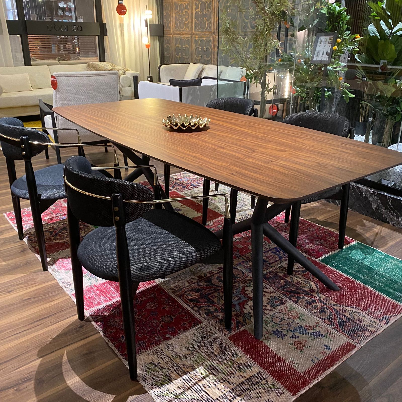 Display Item - Ginda Dining Table Ginda015-TableYAS -  DISPLAY ITEM - ebarza Furniture UAE | Shop Modern Furniture in Abu Dhabi & Dubai - مفروشات ايبازرا في الامارات | تسوق اثاث عصري وديكورات مميزة في دبي وابوظبي