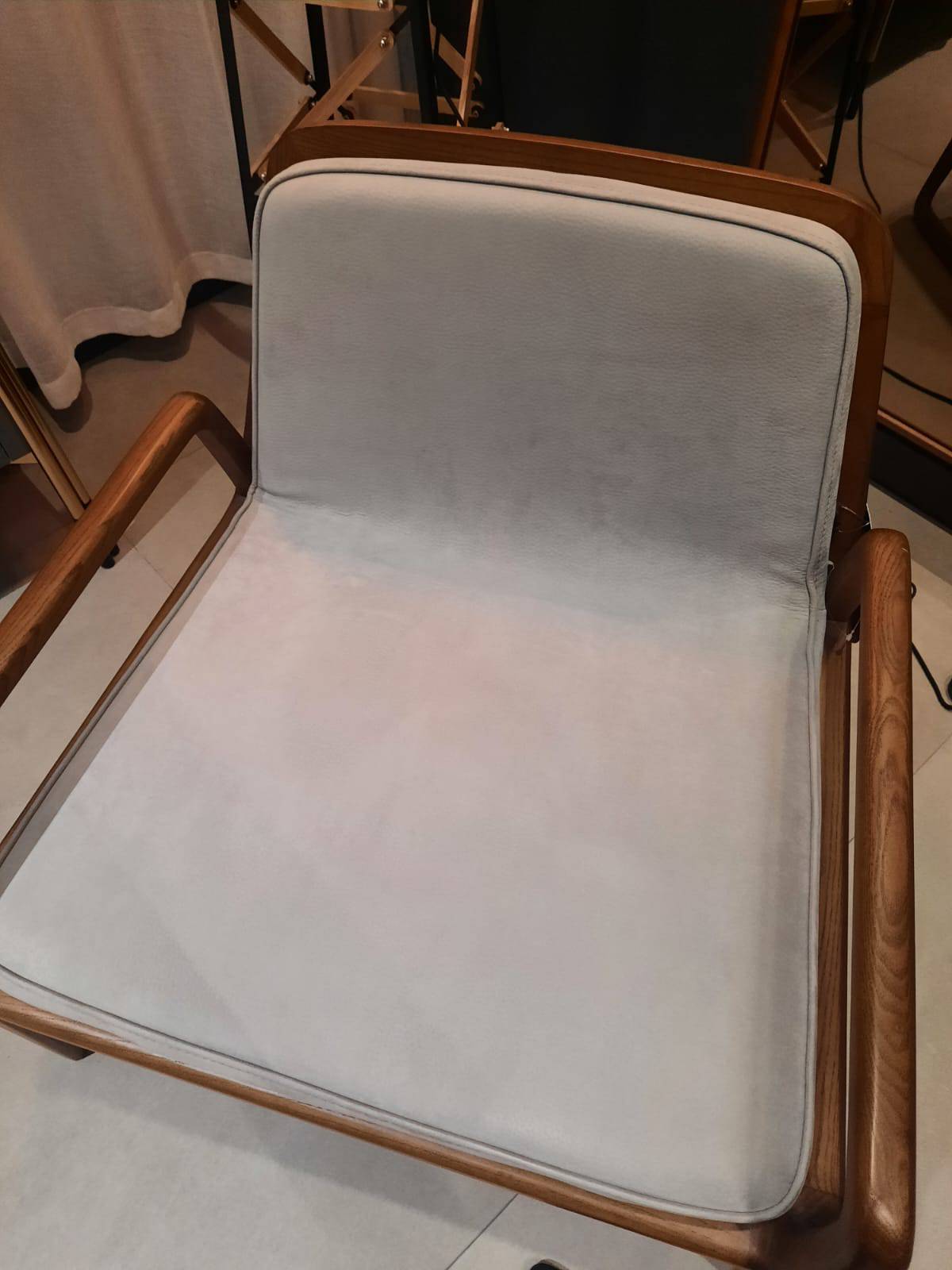 Display  Item - Loft Solid Wood Lounge Chair Loft-G-001(120) -  USED ITEM | قطعة من المعرض - كرسي صالة من الخشب الصلب من لوفت - ebarza Furniture UAE | Shop Modern Furniture in Abu Dhabi & Dubai - مفروشات ايبازرا في الامارات | تسوق اثاث عصري وديكورات مميزة في دبي وابوظبي