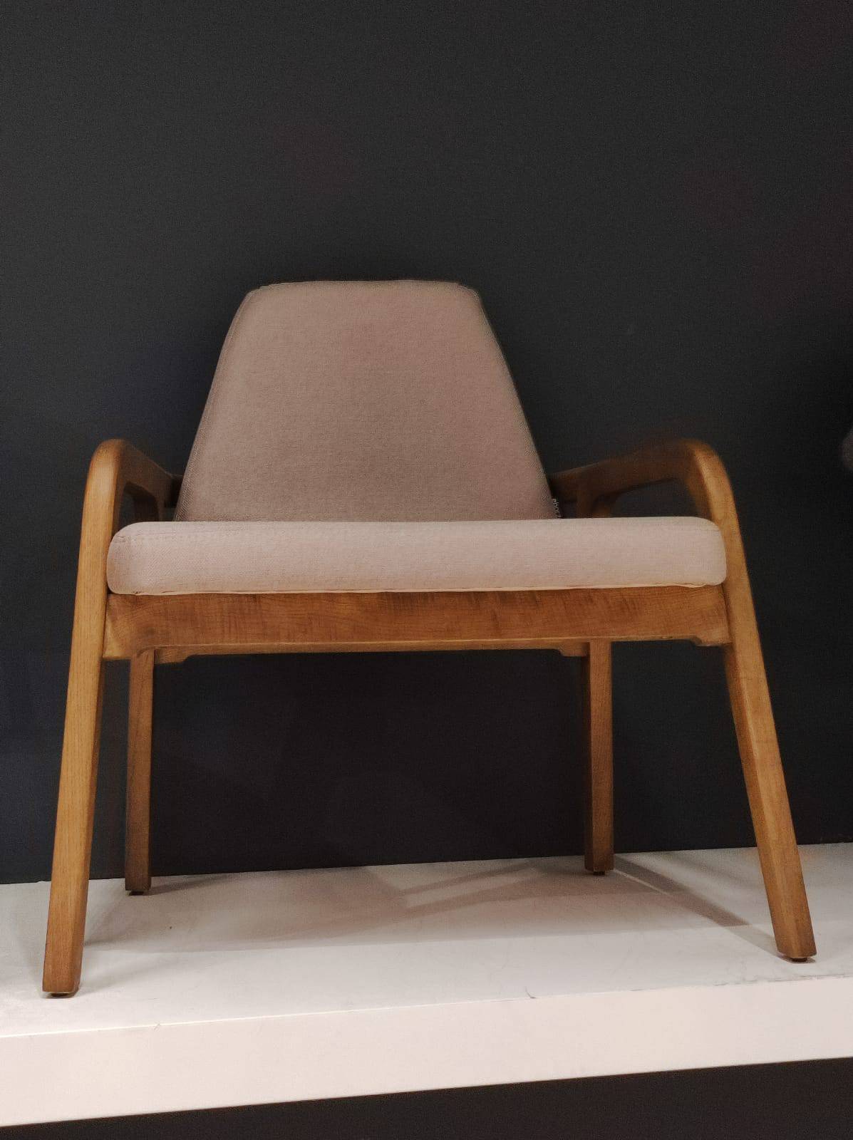 Display Item - Natura  Solid Ash Wood Lounge Chair  Naturalounge-W-28903 Lowarm -  USED ITEM | قطعة من المعرض - قطعة عرض - كرسي صالة من خشب الدردار الصلب من ناتورا - ebarza Furniture UAE | Shop Modern Furniture in Abu Dhabi & Dubai - مفروشات ايبازرا في الامارات | تسوق اثاث عصري وديكورات مميزة في دبي وابوظبي