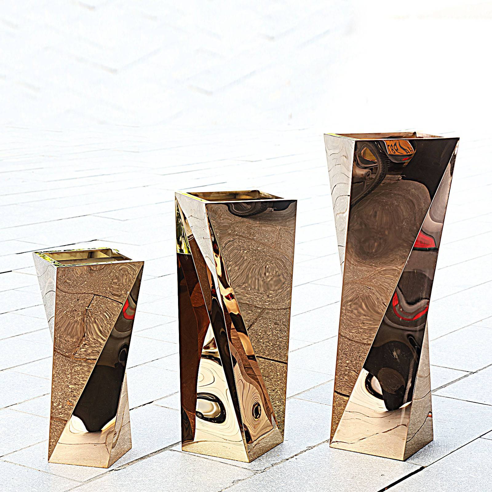 Display Item - Set Of 3 Large Stainless Steel Planter Box Jks090-91-92 Tg-P02-Rg-Nakheel -  DISPLAY ITEM - ebarza Furniture UAE | Shop Modern Furniture in Abu Dhabi & Dubai - مفروشات ايبازرا في الامارات | تسوق اثاث عصري وديكورات مميزة في دبي وابوظبي