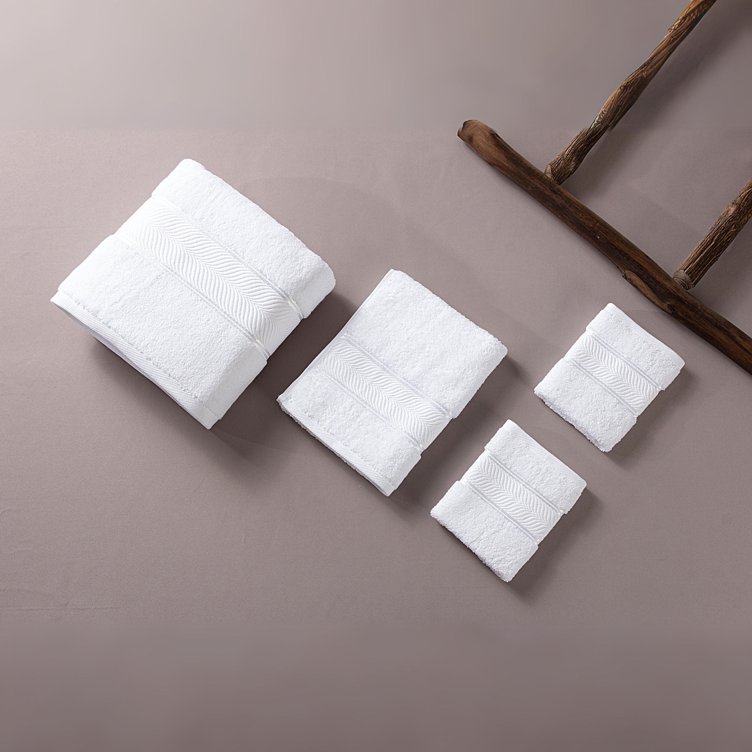 ebarza Shinning Towel Set  EBTS-002 -  Towels - ebarza Furniture UAE | Shop Modern Furniture in Abu Dhabi & Dubai - مفروشات ايبازرا في الامارات | تسوق اثاث عصري وديكورات مميزة في دبي وابوظبي