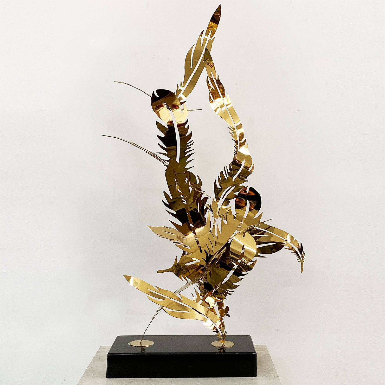 Golden Eagle Handcrafted Stainless Steel Artwork Bj2020006 -  Artwork | عمل فني مصنوع يدويًا من الفولاذ المقاوم للصدأ بعنوان النسر الذهبي - ebarza Furniture UAE | Shop Modern Furniture in Abu Dhabi & Dubai - مفروشات ايبازرا في الامارات | تسوق اثاث عصري وديكورات مميزة في دبي وابوظبي