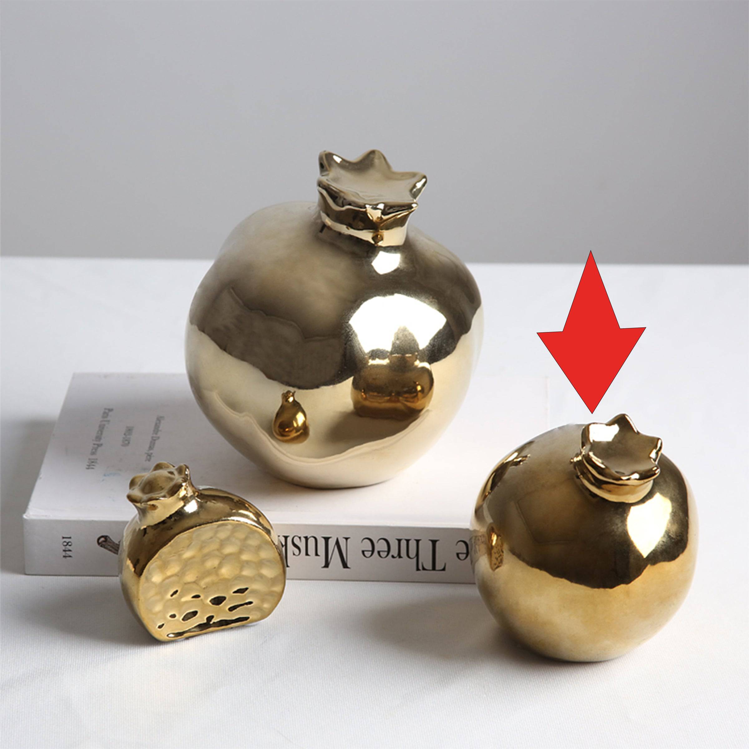 Golden Pomegranate Decor Fl-D405 -  Home Decor Figurines | ديكور ذهبي على شكل حبة الرمان - ebarza Furniture UAE | Shop Modern Furniture in Abu Dhabi & Dubai - مفروشات ايبازرا في الامارات | تسوق اثاث عصري وديكورات مميزة في دبي وابوظبي