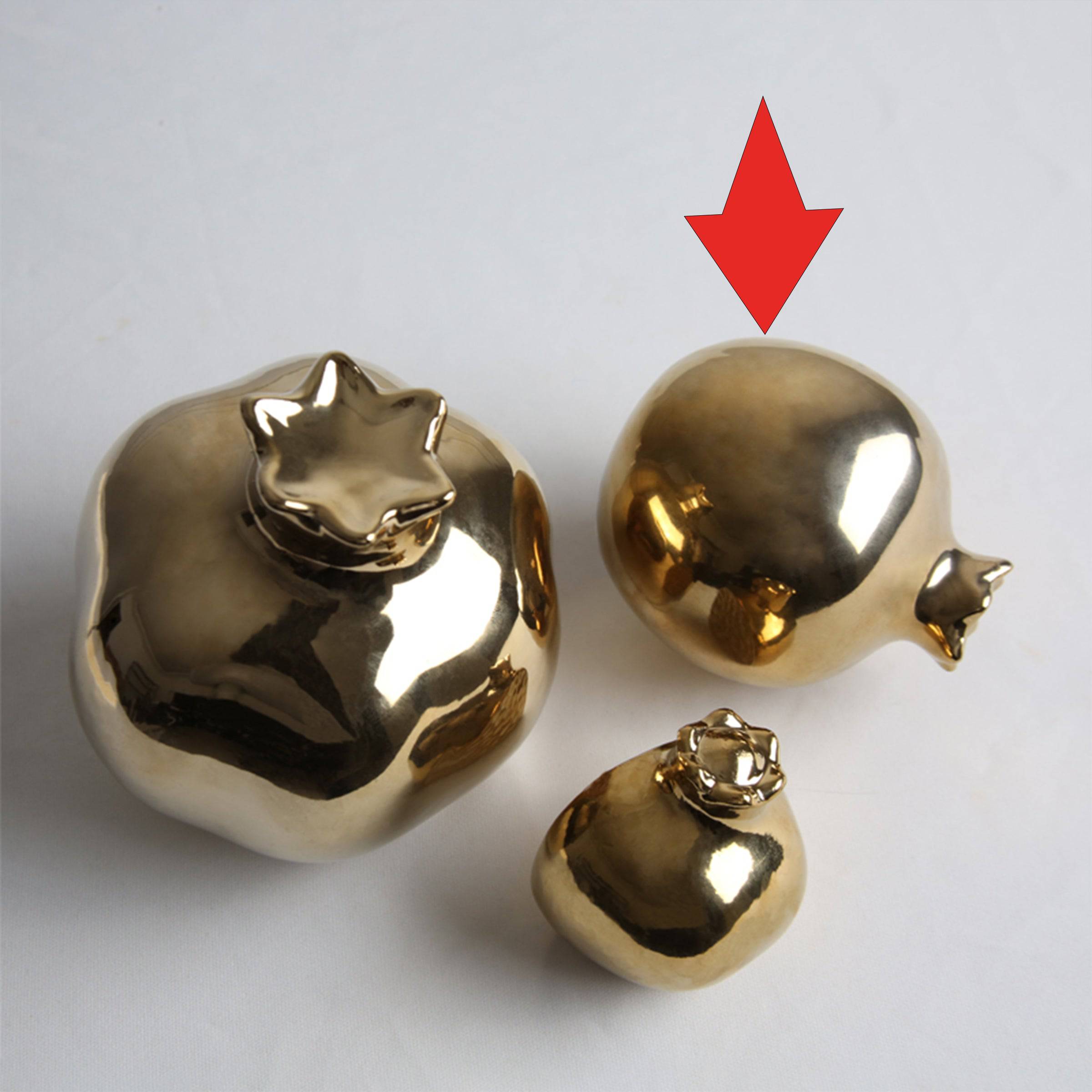 Golden Pomegranate Decor Fl-D405 -  Home Decor Figurines | ديكور ذهبي على شكل حبة الرمان - ebarza Furniture UAE | Shop Modern Furniture in Abu Dhabi & Dubai - مفروشات ايبازرا في الامارات | تسوق اثاث عصري وديكورات مميزة في دبي وابوظبي