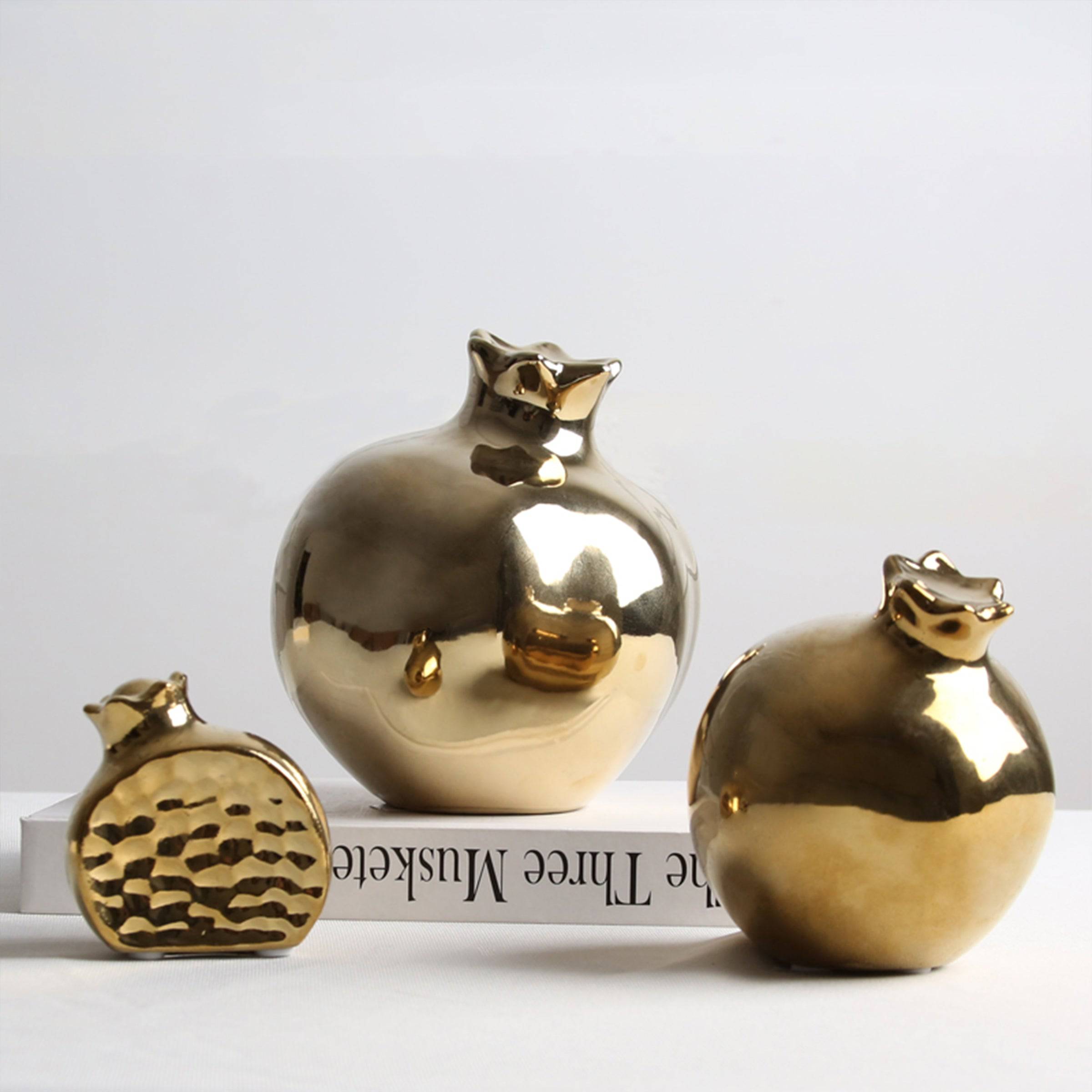 Golden Pomegranate Decor Fl-D405 -  Home Decor Figurines | ديكور ذهبي على شكل حبة الرمان - ebarza Furniture UAE | Shop Modern Furniture in Abu Dhabi & Dubai - مفروشات ايبازرا في الامارات | تسوق اثاث عصري وديكورات مميزة في دبي وابوظبي