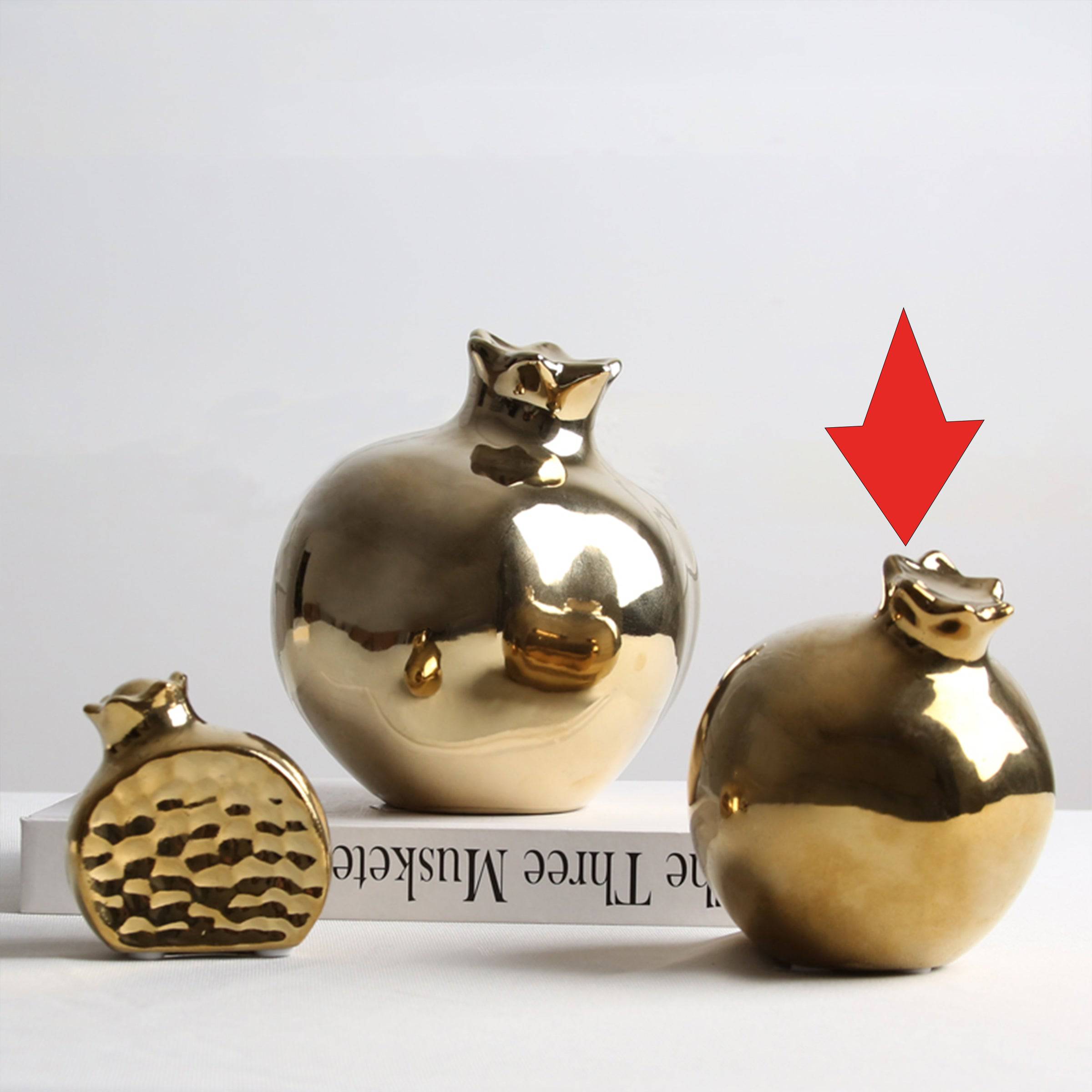 Golden Pomegranate Decor Fl-D405 -  Home Decor Figurines | ديكور ذهبي على شكل حبة الرمان - ebarza Furniture UAE | Shop Modern Furniture in Abu Dhabi & Dubai - مفروشات ايبازرا في الامارات | تسوق اثاث عصري وديكورات مميزة في دبي وابوظبي