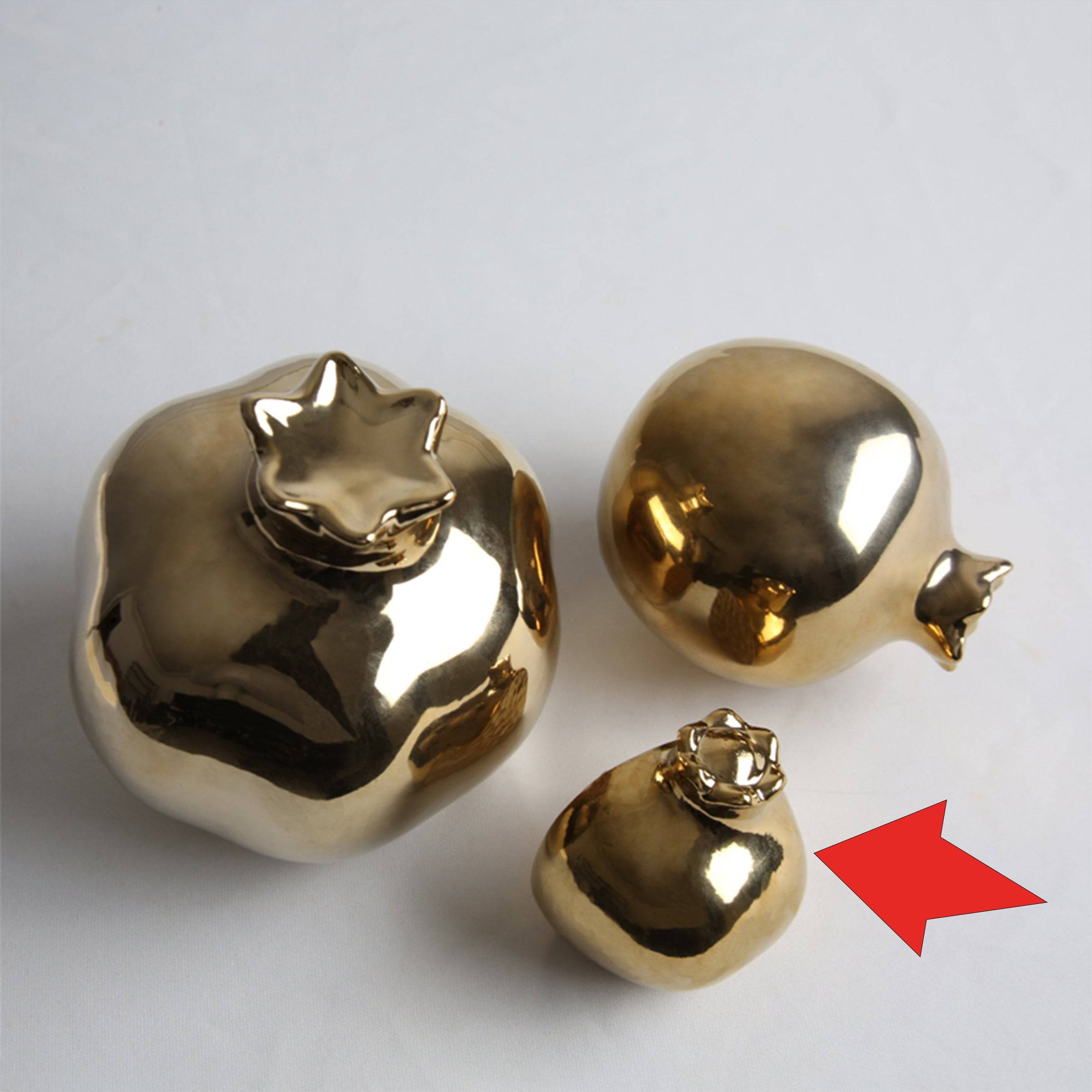 Golden Pomegranate Décor Fl-D406 -  Home Decor Figurines | ديكور ذهبي على شكل حبة الرمان - ebarza Furniture UAE | Shop Modern Furniture in Abu Dhabi & Dubai - مفروشات ايبازرا في الامارات | تسوق اثاث عصري وديكورات مميزة في دبي وابوظبي