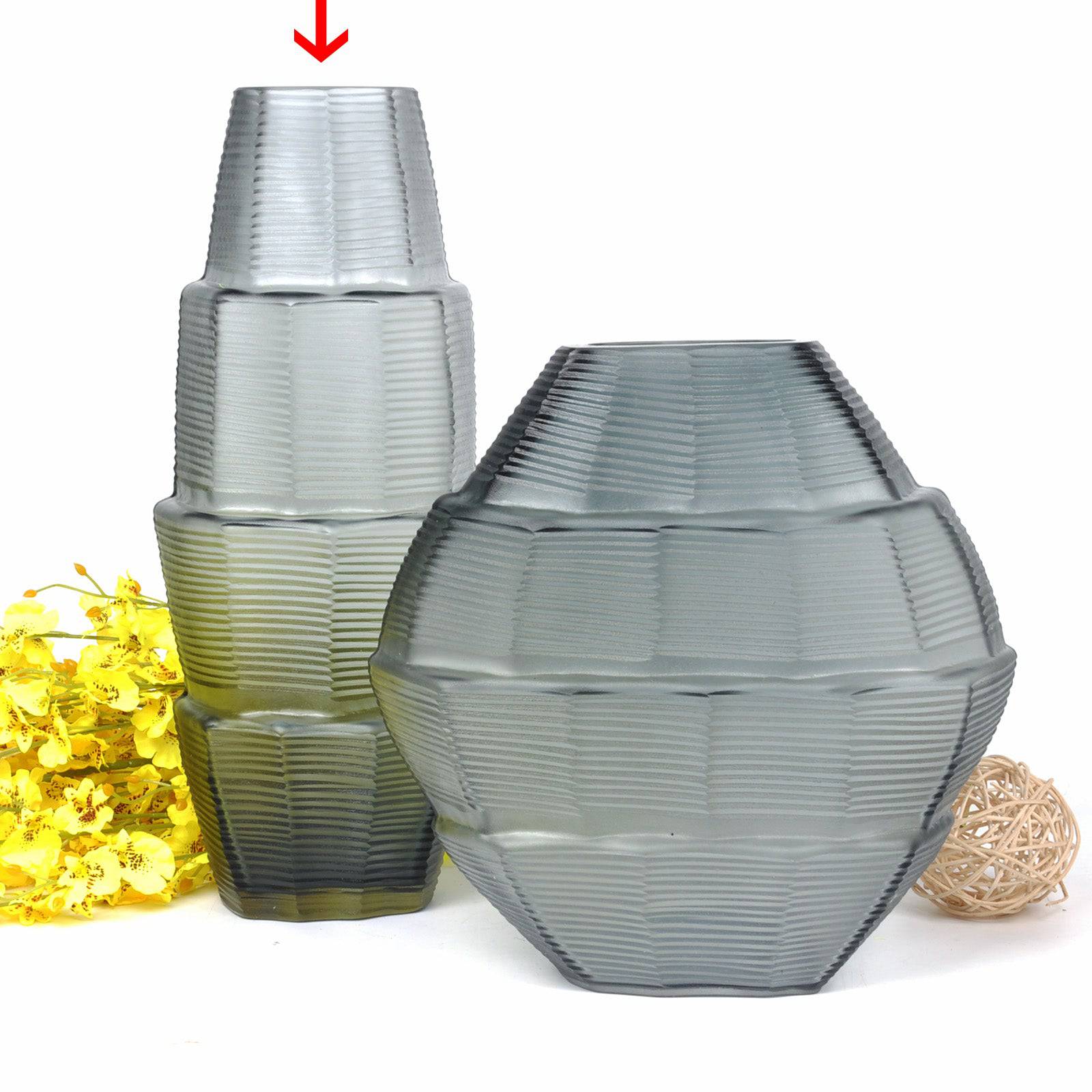 Handmade Balloton Glass Vase 14761-425-Gray -  Vases - ebarza Furniture UAE | Shop Modern Furniture in Abu Dhabi & Dubai - مفروشات ايبازرا في الامارات | تسوق اثاث عصري وديكورات مميزة في دبي وابوظبي