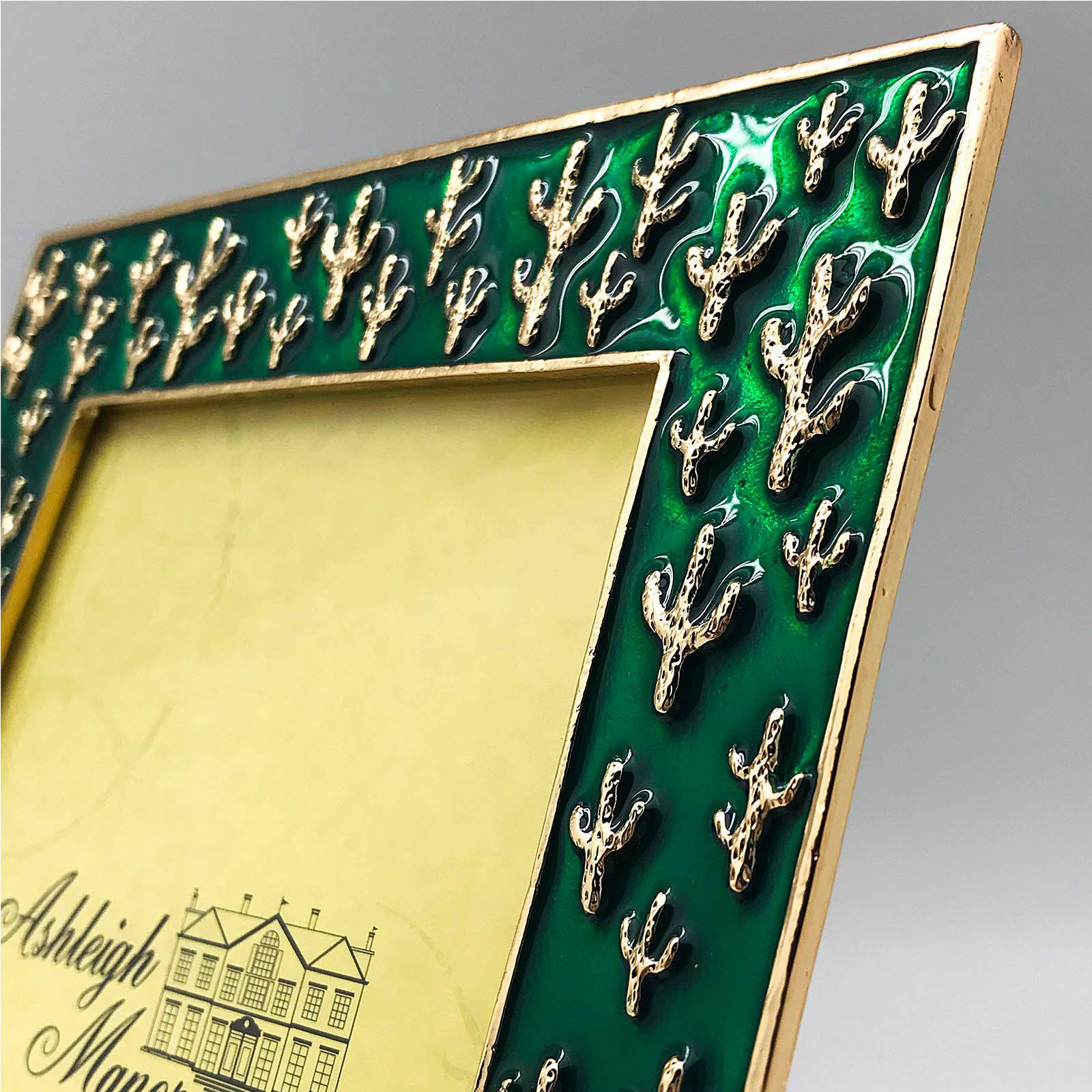 Handmade Zinc Photo Frame Arezona  42137-23Bga4 -  Photo Frames - ebarza Furniture UAE | Shop Modern Furniture in Abu Dhabi & Dubai - مفروشات ايبازرا في الامارات | تسوق اثاث عصري وديكورات مميزة في دبي وابوظبي