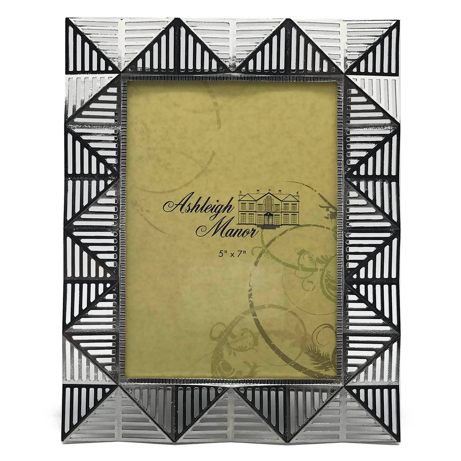 Handmade Zinc Photo Frame  Chrome 40511-57A000 -  Photo Frames | إطار صور مصنوع يدويًا من الزنك كروم - ebarza Furniture UAE | Shop Modern Furniture in Abu Dhabi & Dubai - مفروشات ايبازرا في الامارات | تسوق اثاث عصري وديكورات مميزة في دبي وابوظبي