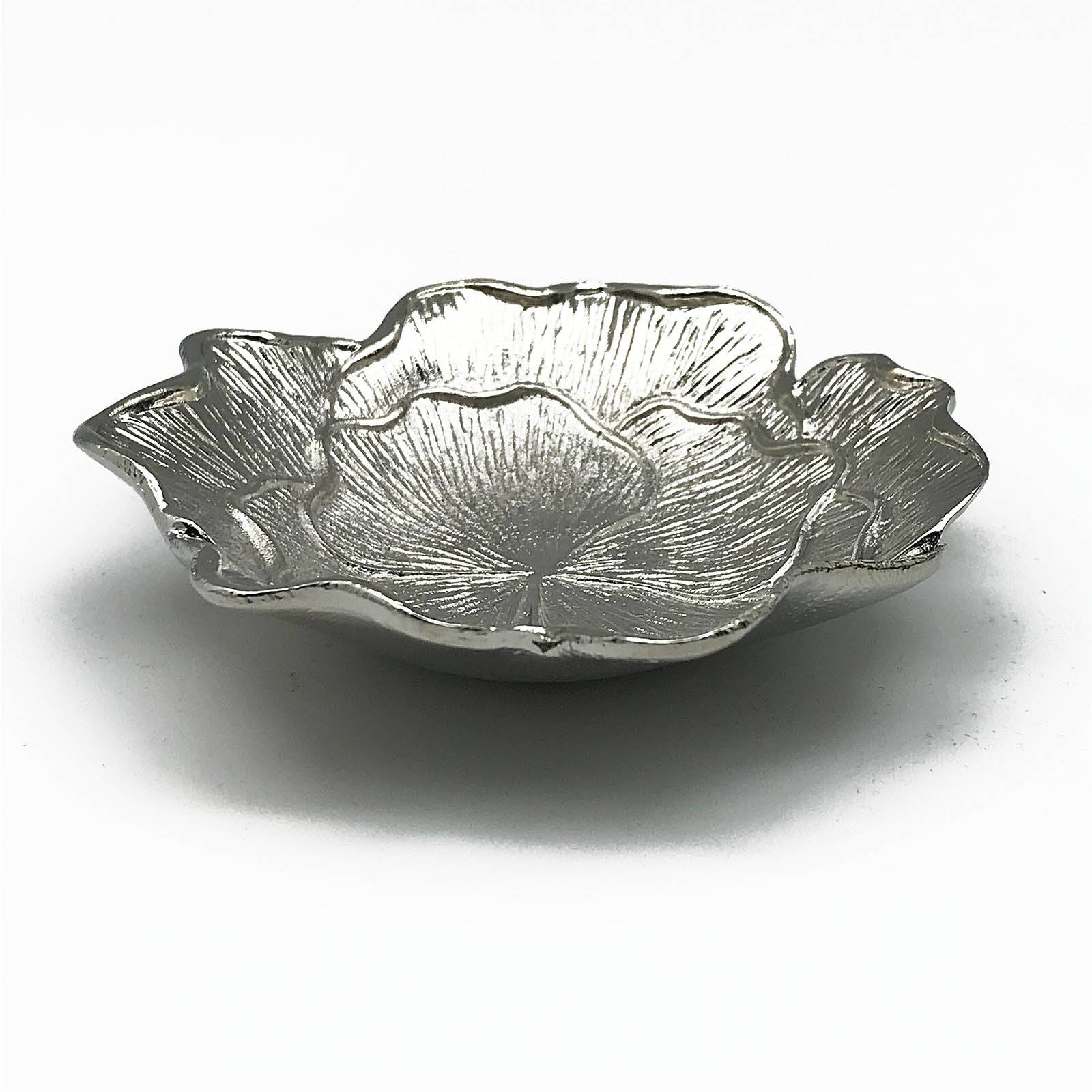 Handmade Zinc Plate/Ashtray  Chrome 48134A000 -  Trays - ebarza Furniture UAE | Shop Modern Furniture in Abu Dhabi & Dubai - مفروشات ايبازرا في الامارات | تسوق اثاث عصري وديكورات مميزة في دبي وابوظبي