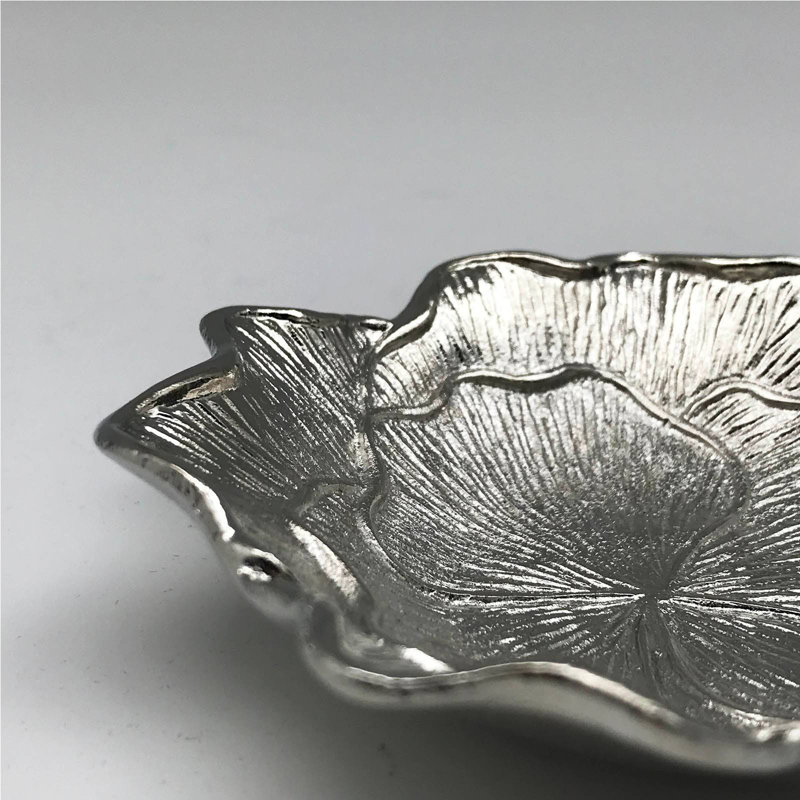 Handmade Zinc Plate/Ashtray  Chrome 48146A0B9 -  Trays - ebarza Furniture UAE | Shop Modern Furniture in Abu Dhabi & Dubai - مفروشات ايبازرا في الامارات | تسوق اثاث عصري وديكورات مميزة في دبي وابوظبي