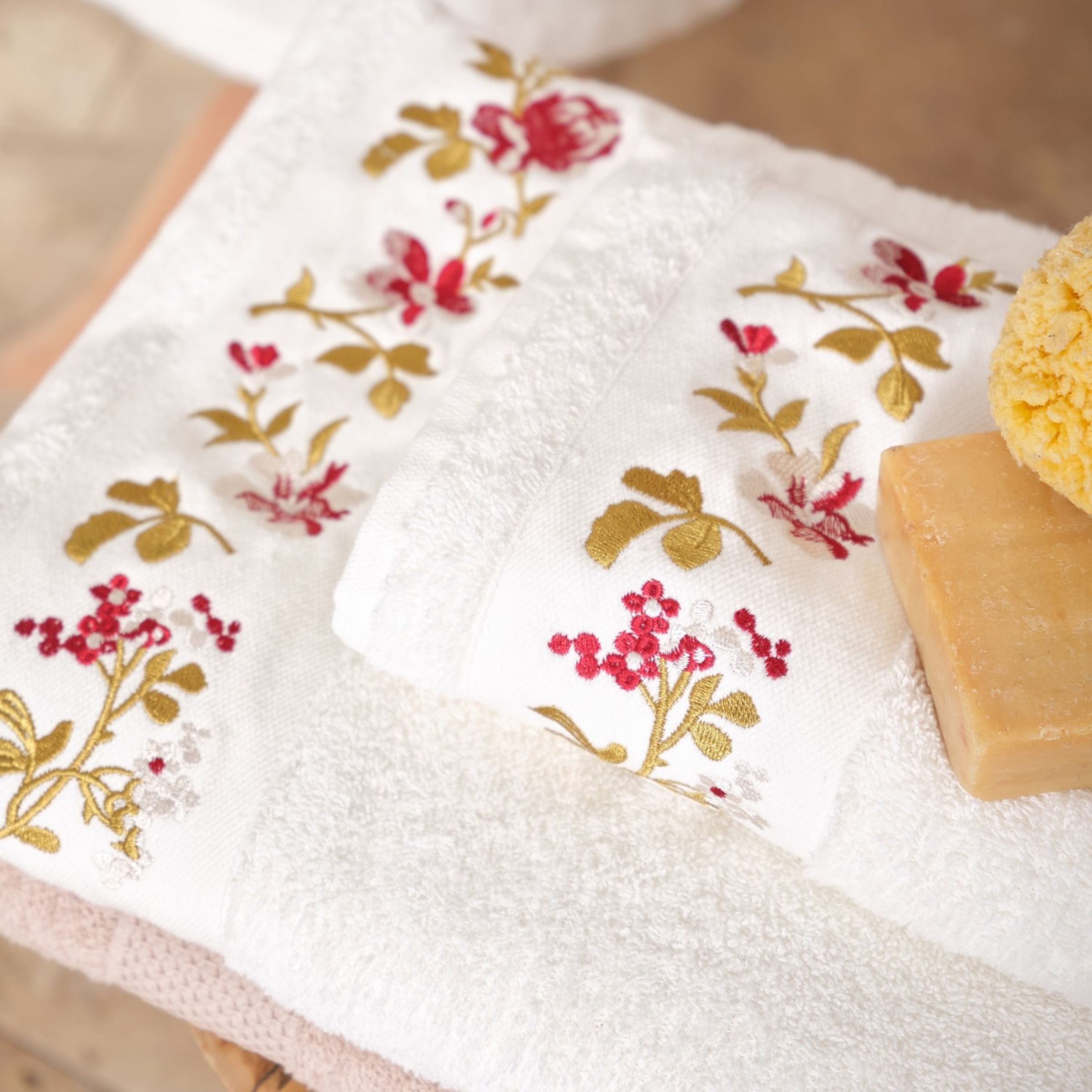 Karaca Home 100% Cotton Turkish Bath Set with Red Beige Embroidery 200.20.01.0720 -  Towels - ebarza Furniture UAE | Shop Modern Furniture in Abu Dhabi & Dubai - مفروشات ايبازرا في الامارات | تسوق اثاث عصري وديكورات مميزة في دبي وابوظبي