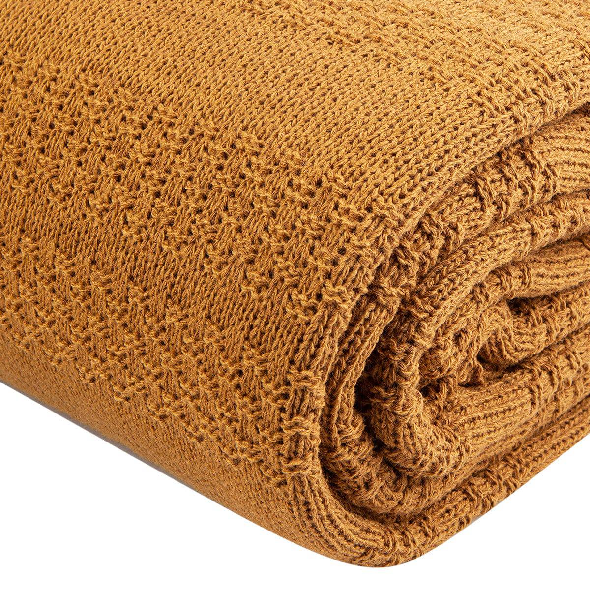 Karaca Home Charm Bold Mustard Double Knitted Blanket 200.17.01.0270 -  Blankets | كاراجا هوم ، بطانية مزدوجة متماسكة جريئة باللون الاصفر الداكن - ebarza Furniture UAE | Shop Modern Furniture in Abu Dhabi & Dubai - مفروشات ايبازرا في الامارات | تسوق اثاث عصري وديكورات مميزة في دبي وابوظبي