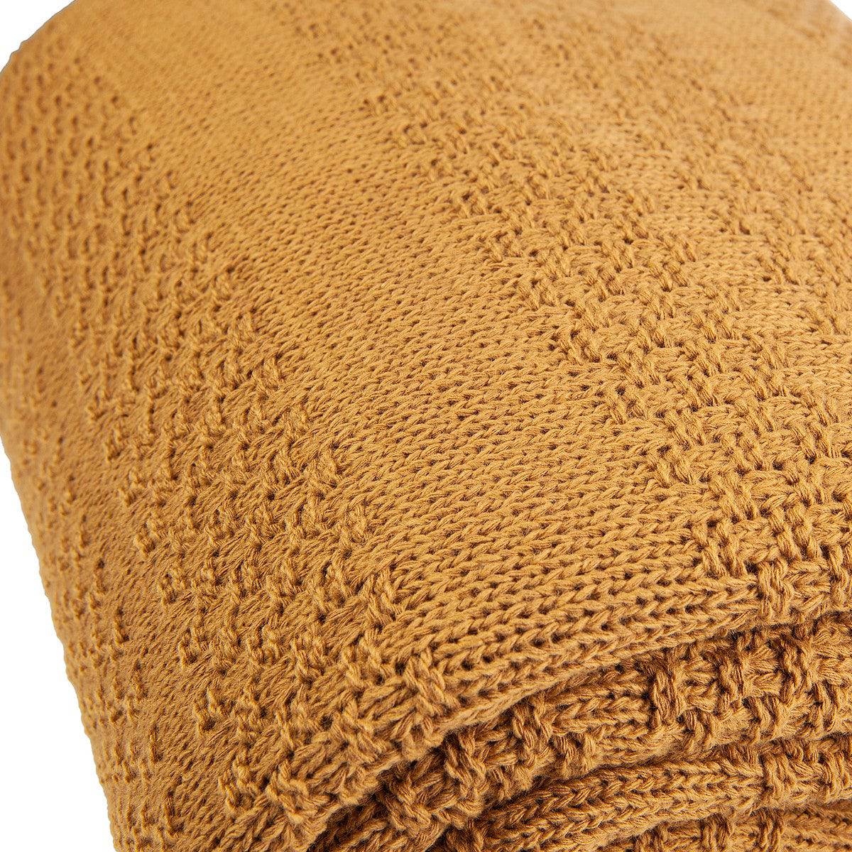 Karaca Home Charm Bold Mustard Double Knitted Blanket 200.17.01.0270 -  Blankets | كاراجا هوم ، بطانية مزدوجة متماسكة جريئة باللون الاصفر الداكن - ebarza Furniture UAE | Shop Modern Furniture in Abu Dhabi & Dubai - مفروشات ايبازرا في الامارات | تسوق اثاث عصري وديكورات مميزة في دبي وابوظبي