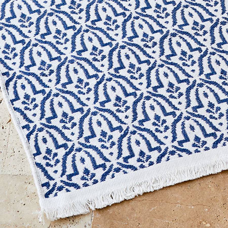 Karaca Home Morocco Ecru Navy Blue Rug 80X150 Cm 201.16.01.0100 -  Rugs | كاراجا هوم المغرب إيكرو أزرق كحلي سجادة 80*150 سم - ebarza Furniture UAE | Shop Modern Furniture in Abu Dhabi & Dubai - مفروشات ايبازرا في الامارات | تسوق اثاث عصري وديكورات مميزة في دبي وابوظبي