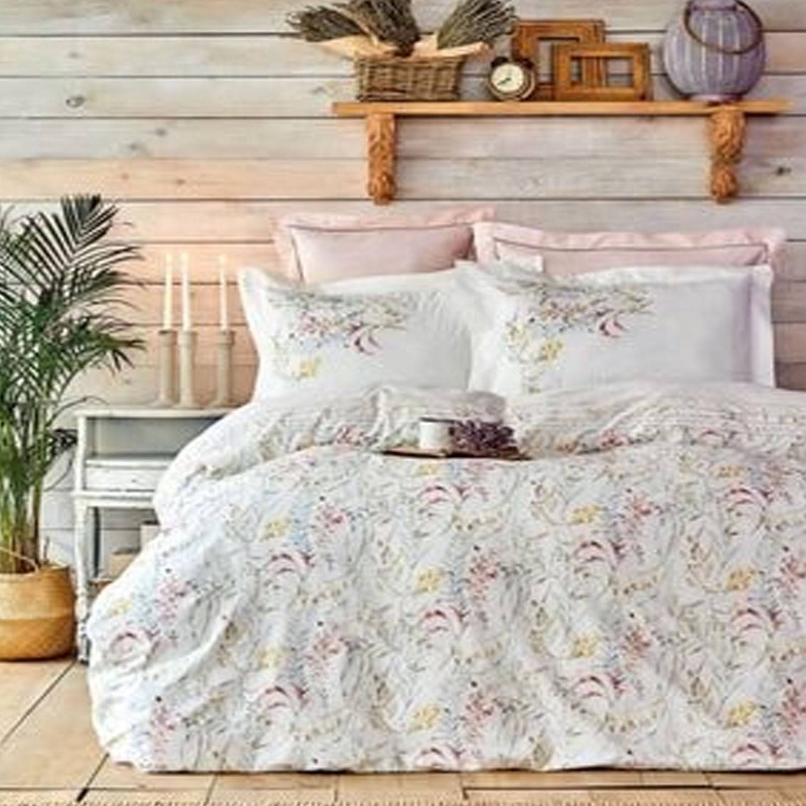 Karaca Home Reveal Pink Cotton Double 4 Padded Pique Set 200.16.01.0036 -  Bedding | طقم اغطيه سرير مزدوج من القطن الوردي 4 مبطّن من كاراجا - ebarza Furniture UAE | Shop Modern Furniture in Abu Dhabi & Dubai - مفروشات ايبازرا في الامارات | تسوق اثاث عصري وديكورات مميزة في دبي وابوظبي