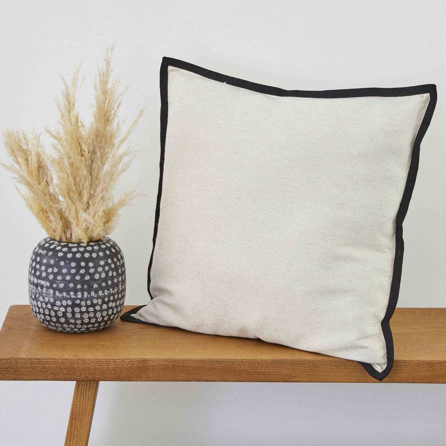 Karaca Home Sante Ecru Filled Pillow 45X45Cm 200.18.01.0671 -  Cushions | كاراجا هوم سانتي وسادة محشوة باللون البني الفاتح 45*45 سم - ebarza Furniture UAE | Shop Modern Furniture in Abu Dhabi & Dubai - مفروشات ايبازرا في الامارات | تسوق اثاث عصري وديكورات مميزة في دبي وابوظبي