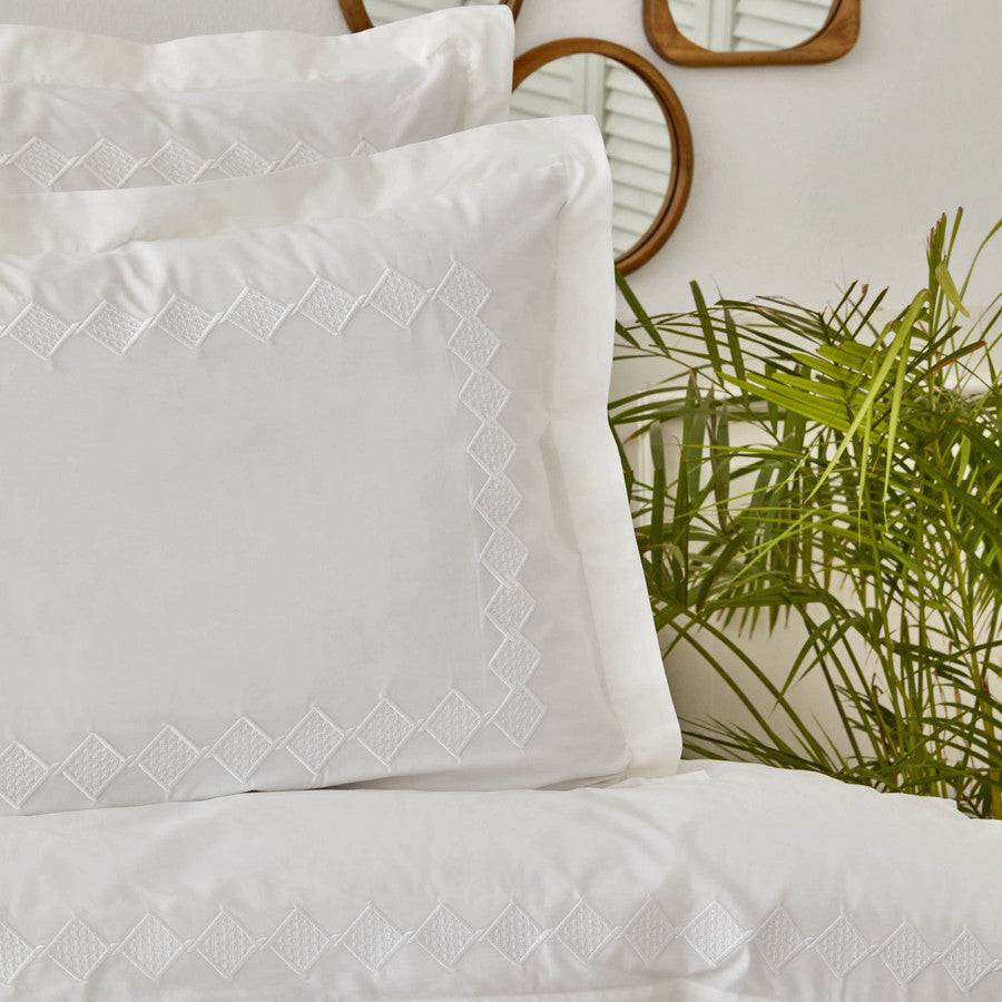 Karaca Home White Collection Marigold 100% Cotton Double Duvet Cover Set 200.18.01.0645 -  Bedding | مجموعة كاراجا هوم وايت مجموعة غطاء لحاف مزدوج من القطن بنسبة 100٪ - ebarza Furniture UAE | Shop Modern Furniture in Abu Dhabi & Dubai - مفروشات ايبازرا في الامارات | تسوق اثاث عصري وديكورات مميزة في دبي وابوظبي