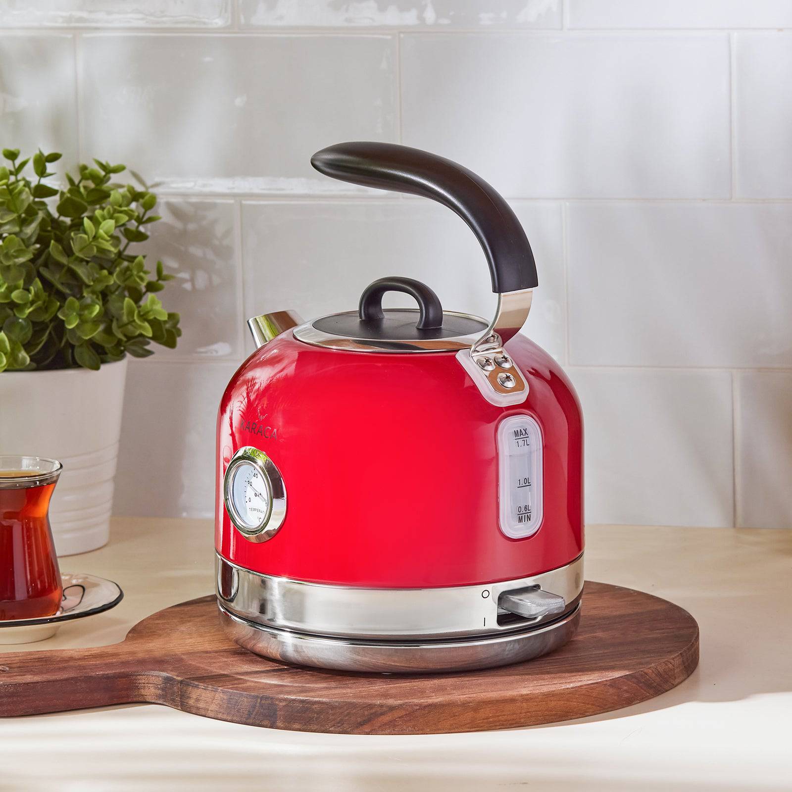 Karaca Retro 2152 Red Retro Kettle 153.03.06.2559 -  Kitchen Appliances | غلاية كاراجا ريترو 2152 ريد ريترو - ebarza Furniture UAE | Shop Modern Furniture in Abu Dhabi & Dubai - مفروشات ايبازرا في الامارات | تسوق اثاث عصري وديكورات مميزة في دبي وابوظبي