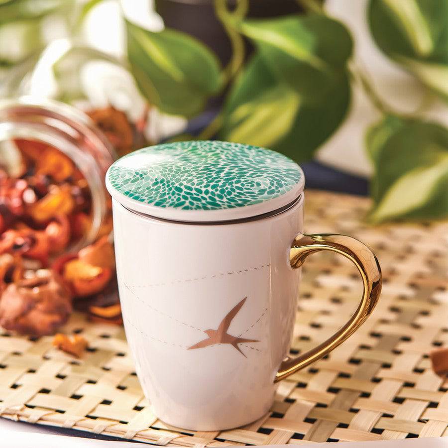 Karaca Swallow Lid Mug 153.03.06.4672 -  Mugs | كوب كاراجا مع غطاء السنونو - ebarza Furniture UAE | Shop Modern Furniture in Abu Dhabi & Dubai - مفروشات ايبازرا في الامارات | تسوق اثاث عصري وديكورات مميزة في دبي وابوظبي