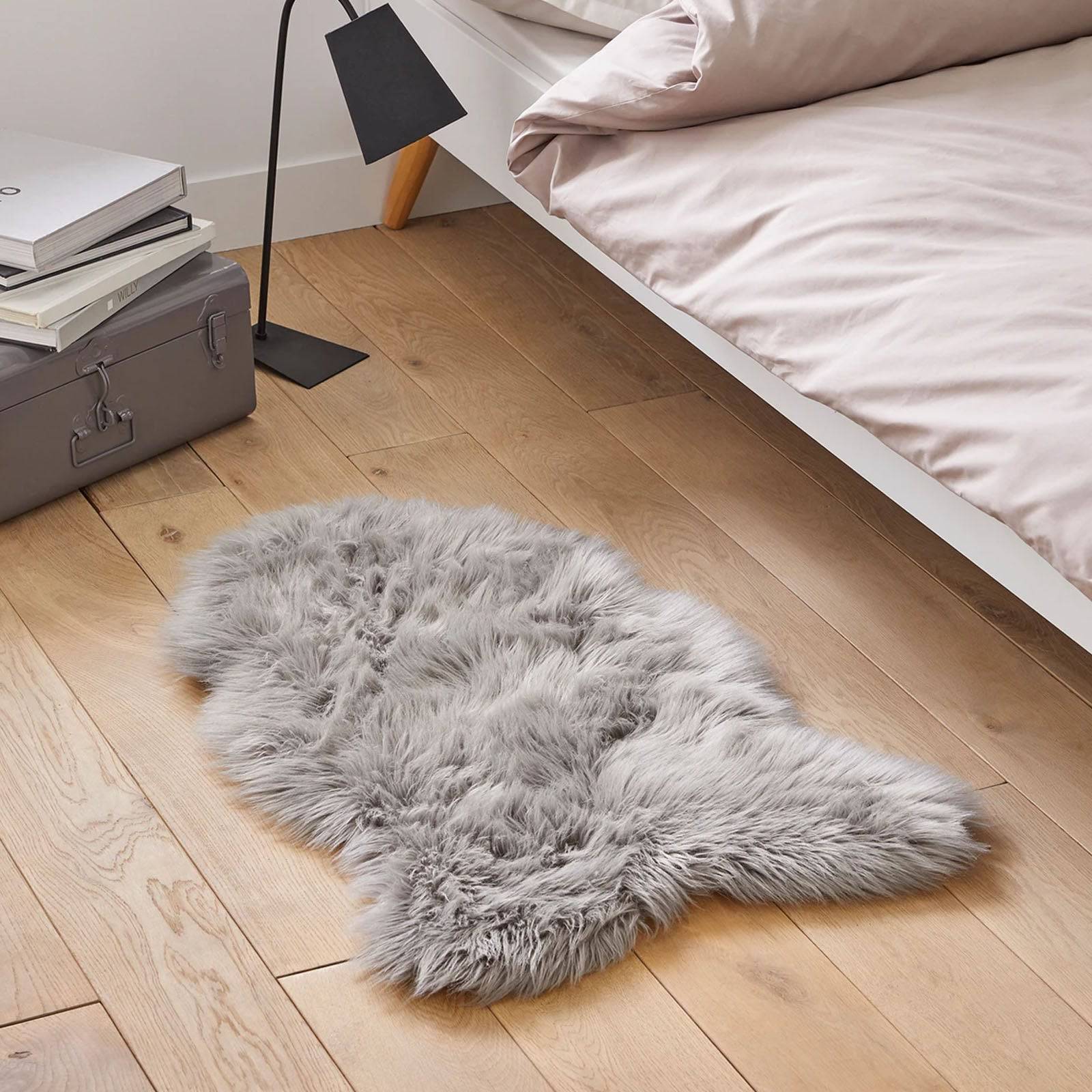 Luxurious Sheepskin Rug -Natural Shp-G -  Rugs - ebarza Furniture UAE | Shop Modern Furniture in Abu Dhabi & Dubai - مفروشات ايبازرا في الامارات | تسوق اثاث عصري وديكورات مميزة في دبي وابوظبي