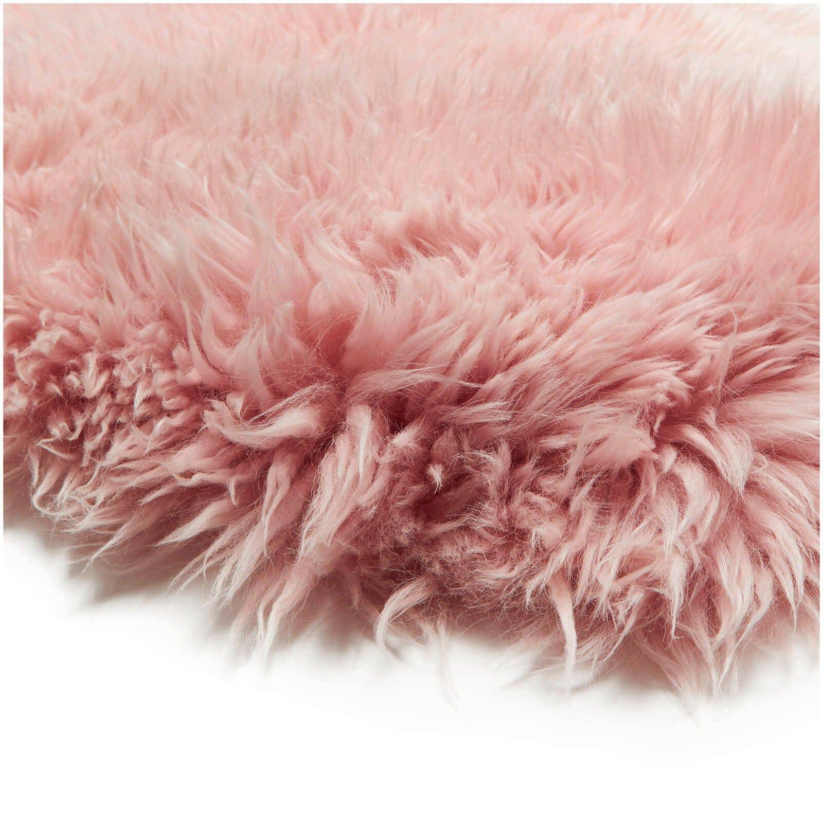 Luxurious Sheepskin Rug -Natural Shp-P -  Rugs - ebarza Furniture UAE | Shop Modern Furniture in Abu Dhabi & Dubai - مفروشات ايبازرا في الامارات | تسوق اثاث عصري وديكورات مميزة في دبي وابوظبي