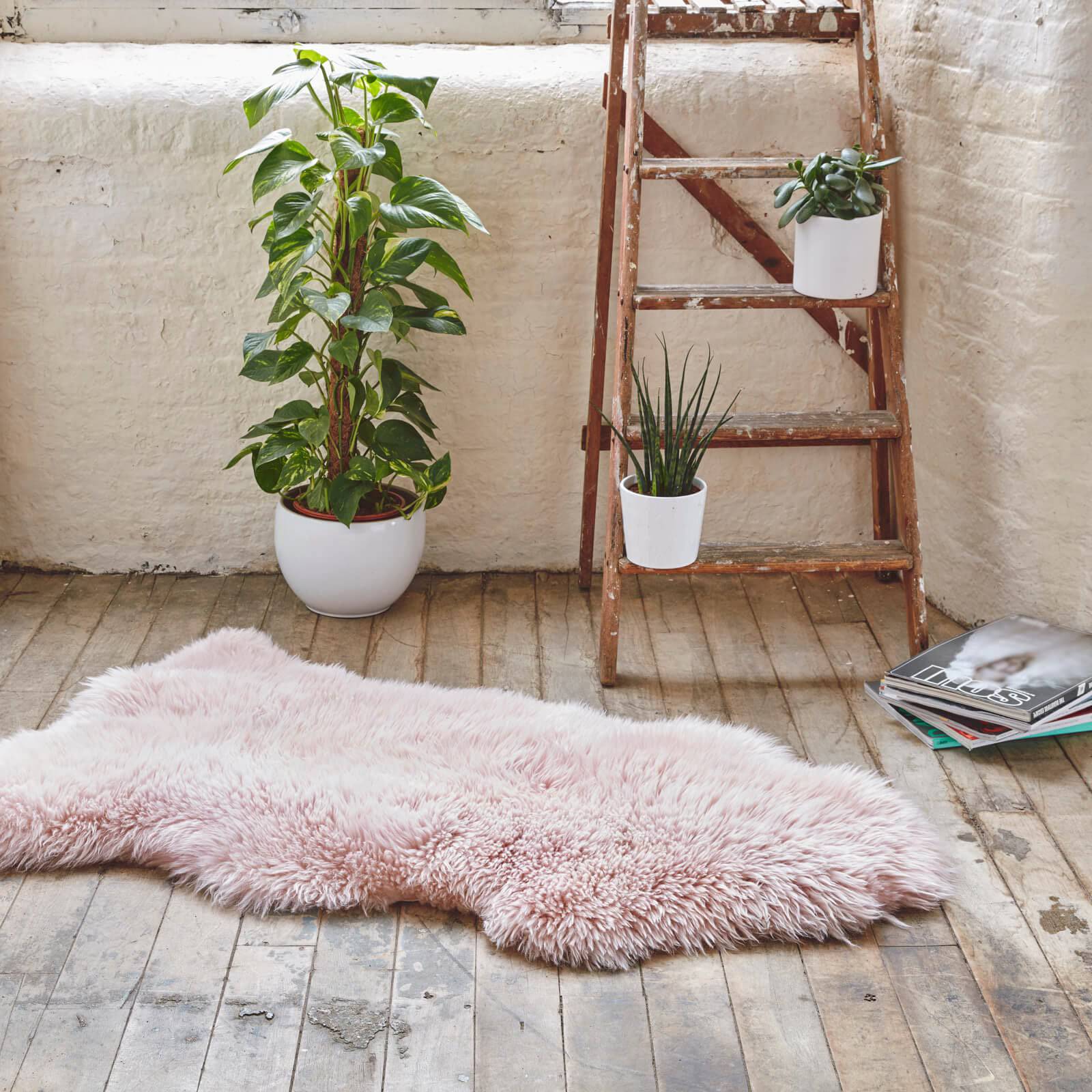 Luxurious Sheepskin Rug -Natural Shp-P -  Rugs - ebarza Furniture UAE | Shop Modern Furniture in Abu Dhabi & Dubai - مفروشات ايبازرا في الامارات | تسوق اثاث عصري وديكورات مميزة في دبي وابوظبي