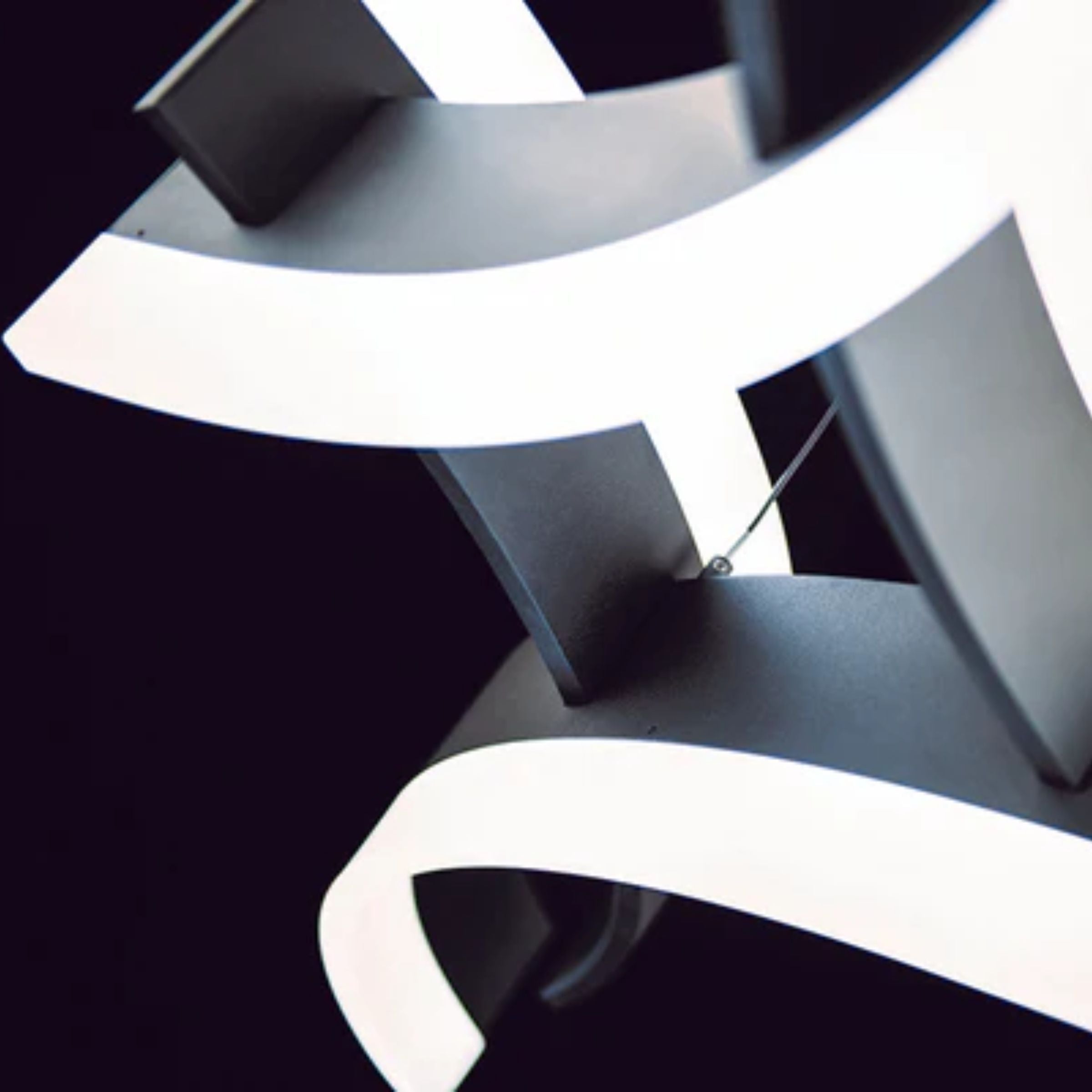 Lyra Black Pendant Lamp CY-DD-1027-B -  Pendant Lamps - ebarza Furniture UAE | Shop Modern Furniture in Abu Dhabi & Dubai - مفروشات ايبازرا في الامارات | تسوق اثاث عصري وديكورات مميزة في دبي وابوظبي